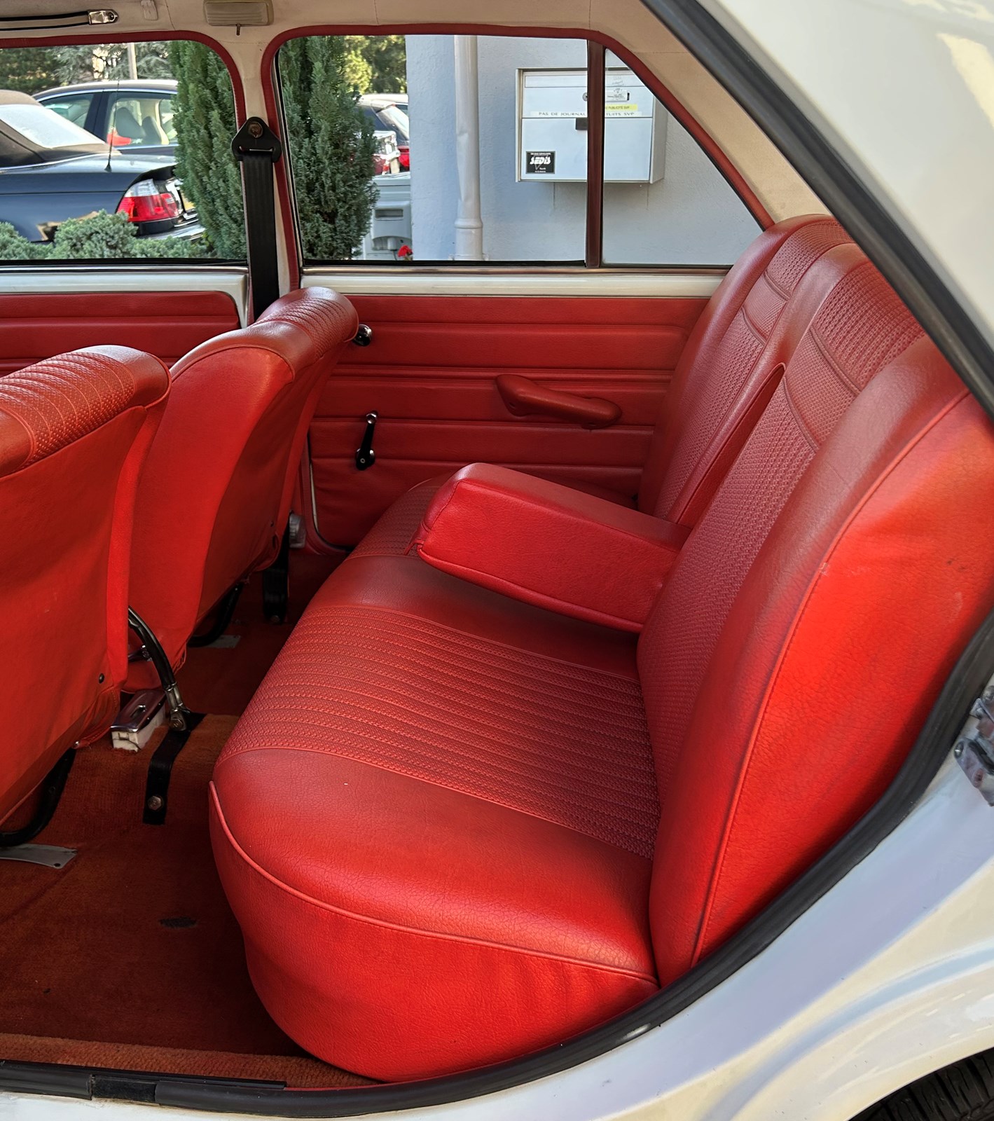 AUSTIN 1300 GT-image-8