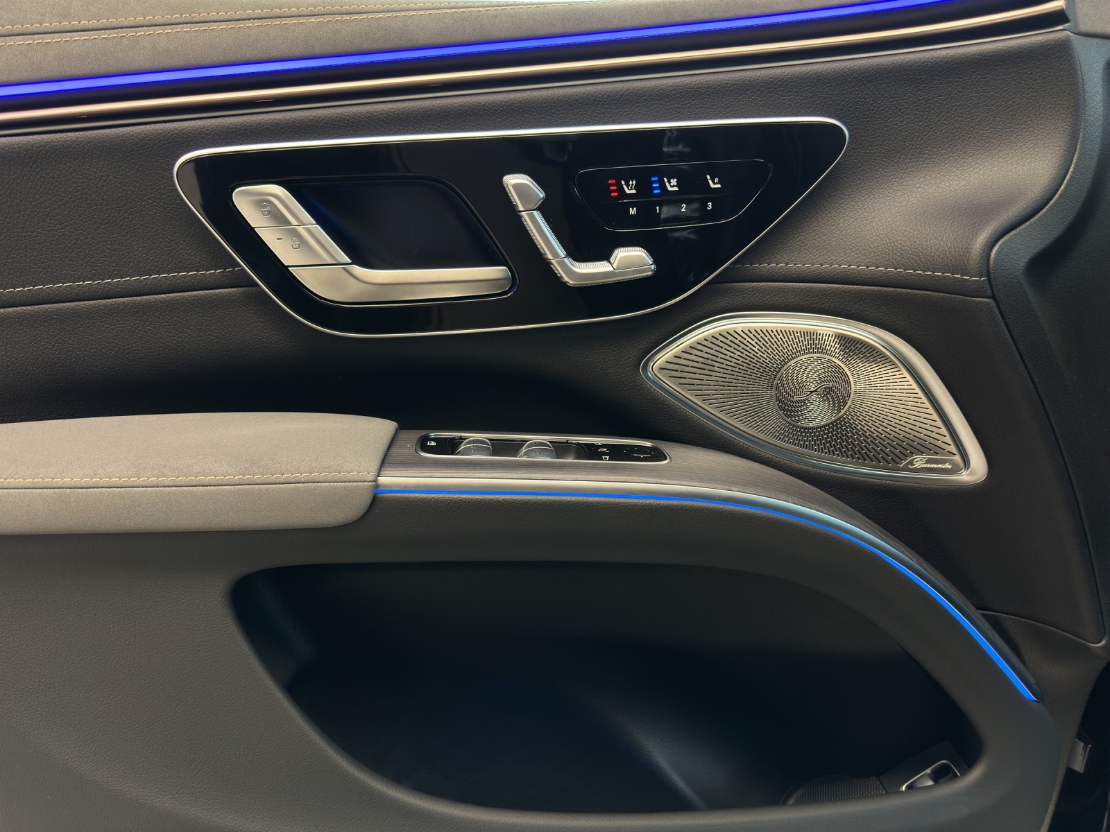 MERCEDES-BENZ EQS 580 4M Release Edition-image-12