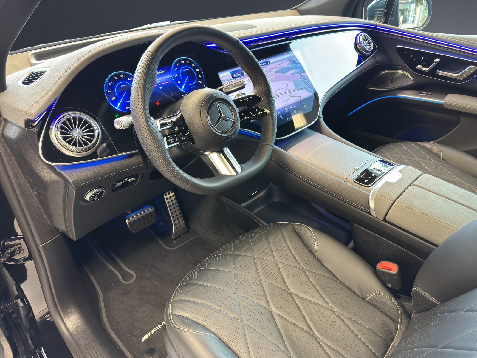 MERCEDES-BENZ EQS 580 4M Release Edition-image-8
