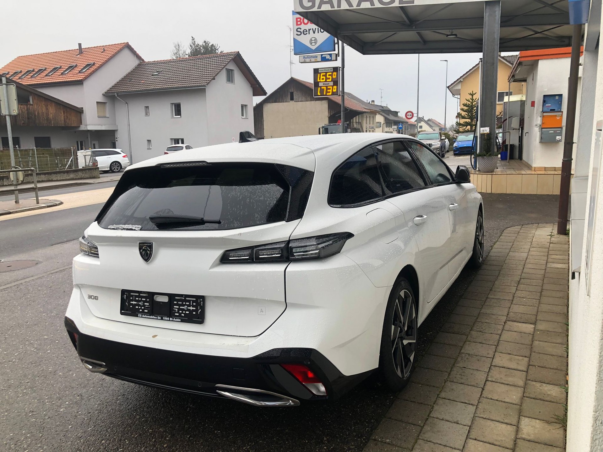 PEUGEOT 308 SW 1.5 BlueHDI Allure Pack EAT8-image-3
