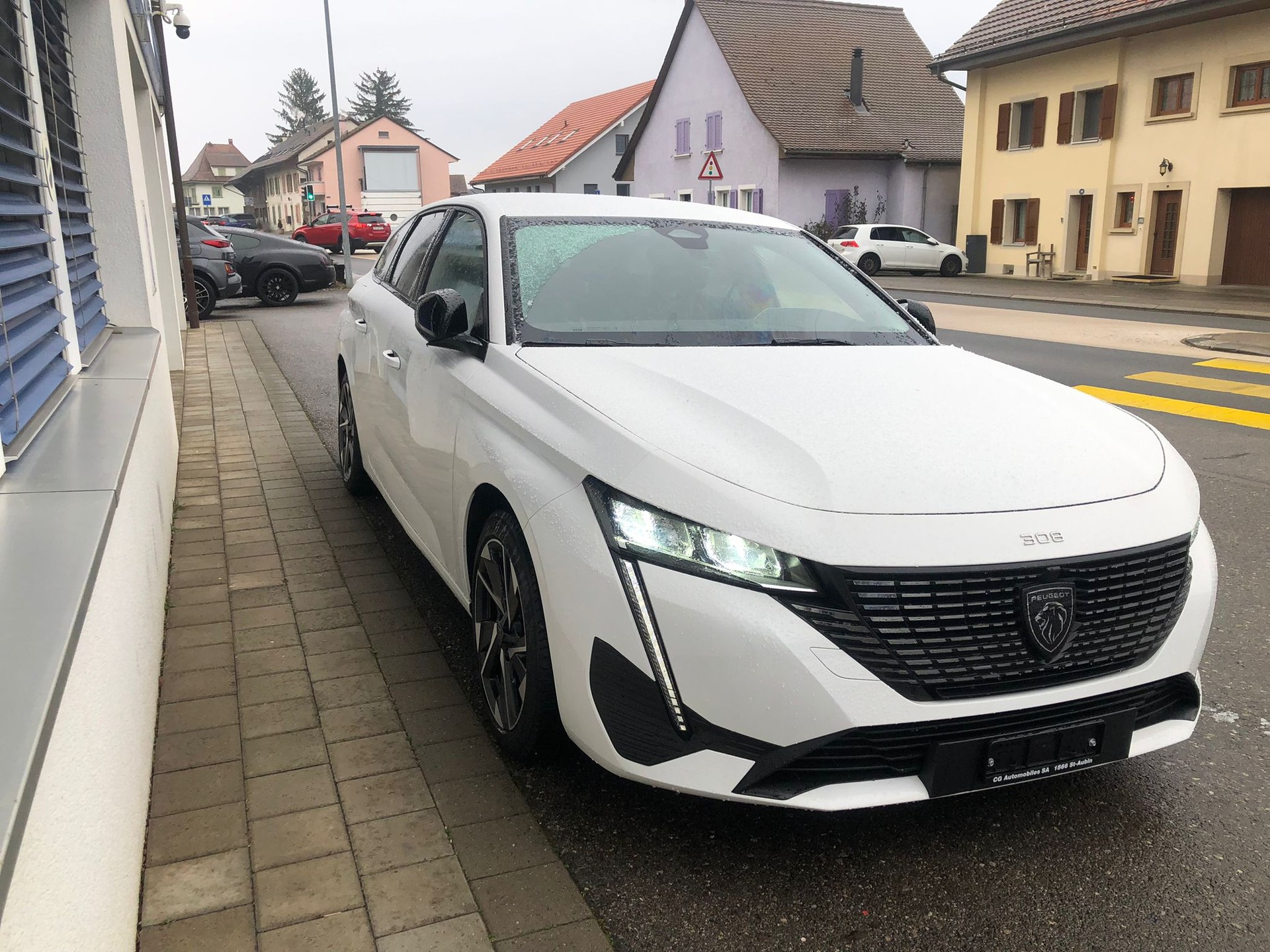 PEUGEOT 308 SW 1.5 BlueHDI Allure Pack EAT8-image-2