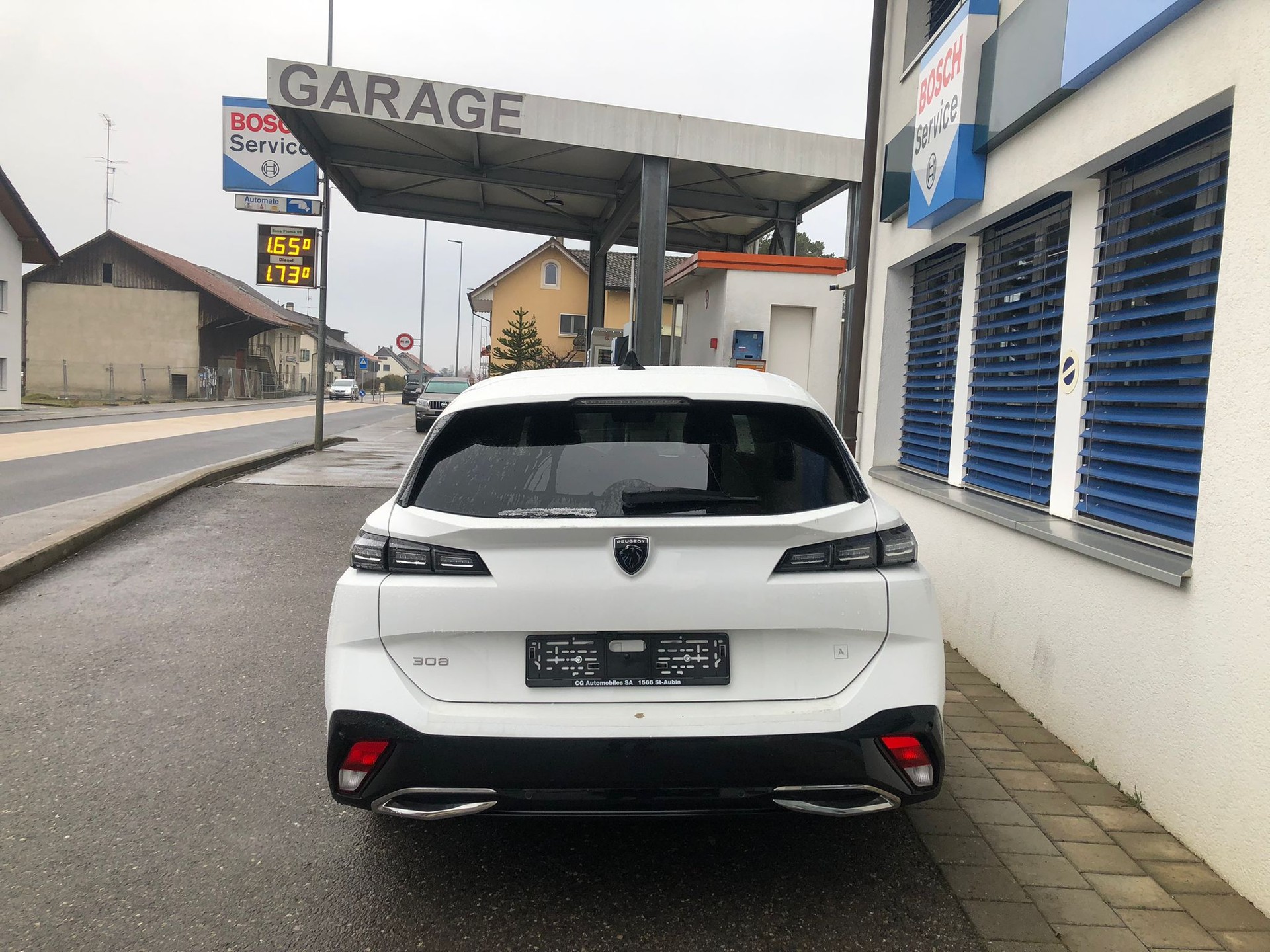 PEUGEOT 308 SW 1.5 BlueHDI Allure Pack EAT8-image-4