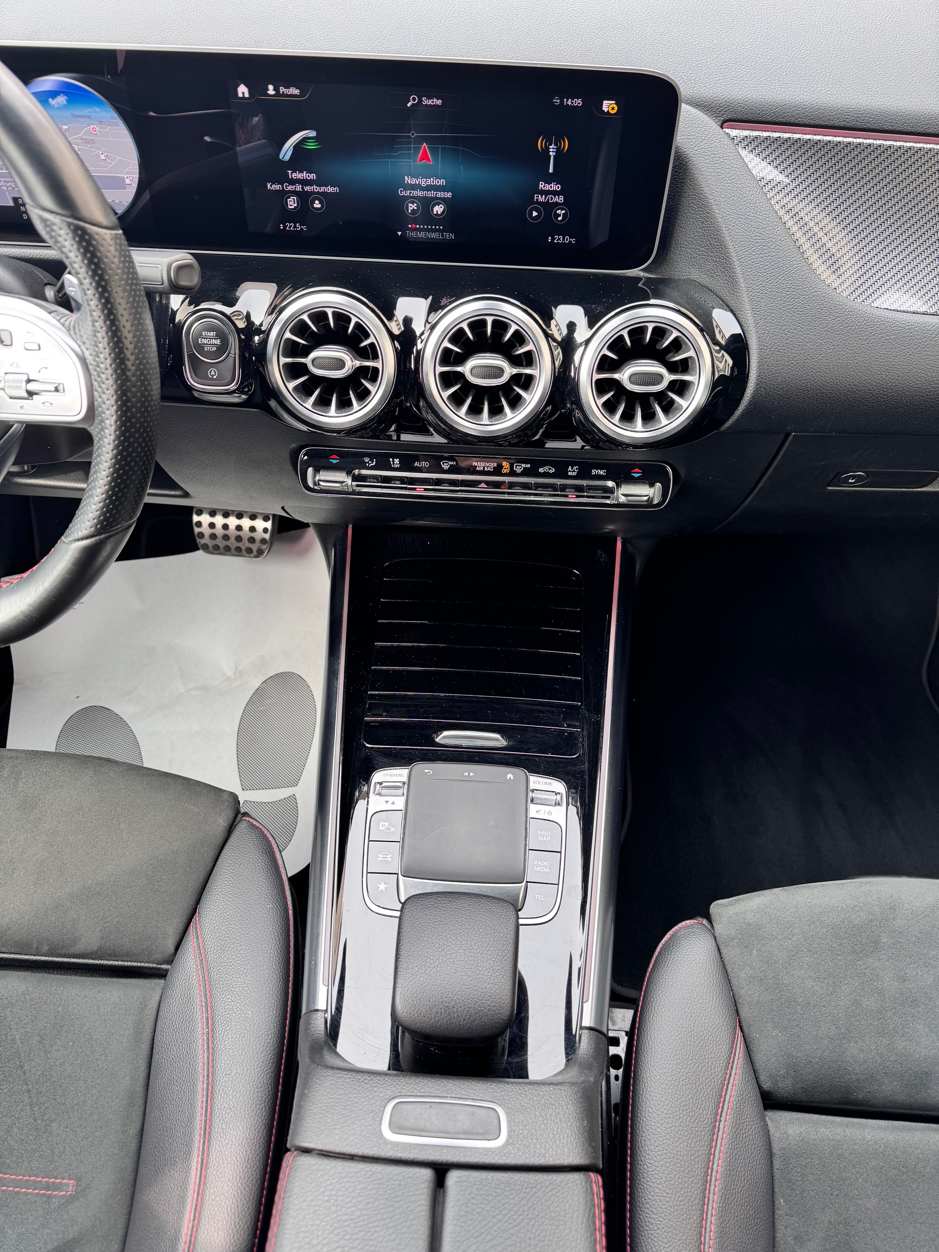 MERCEDES-BENZ B 250 4Matic AMG Line-image-13