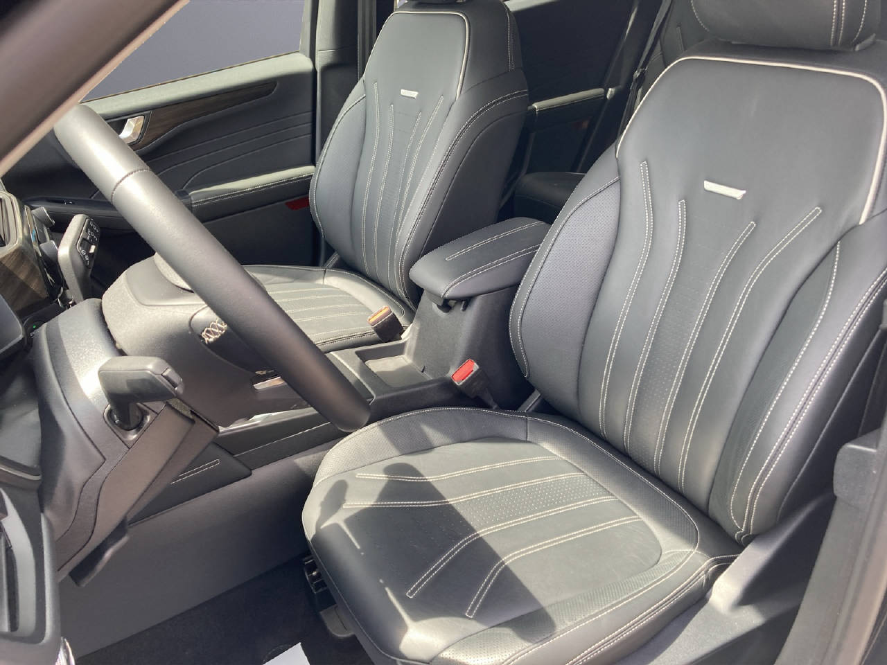 FORD Kuga 2.5 PHEV 225 PS Vignale-image-4