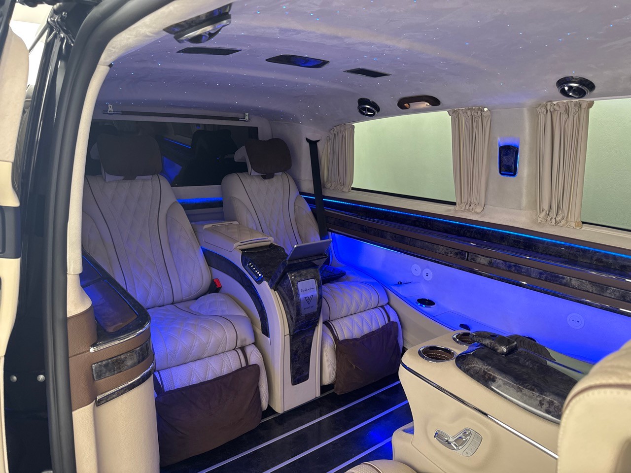 MERCEDES-BENZ V 250 d EL 4Matic-image-6