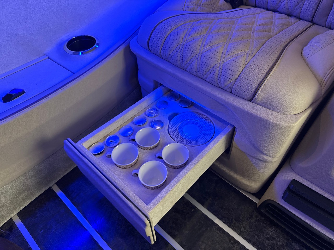 MERCEDES-BENZ V 250 d EL 4Matic-image-9