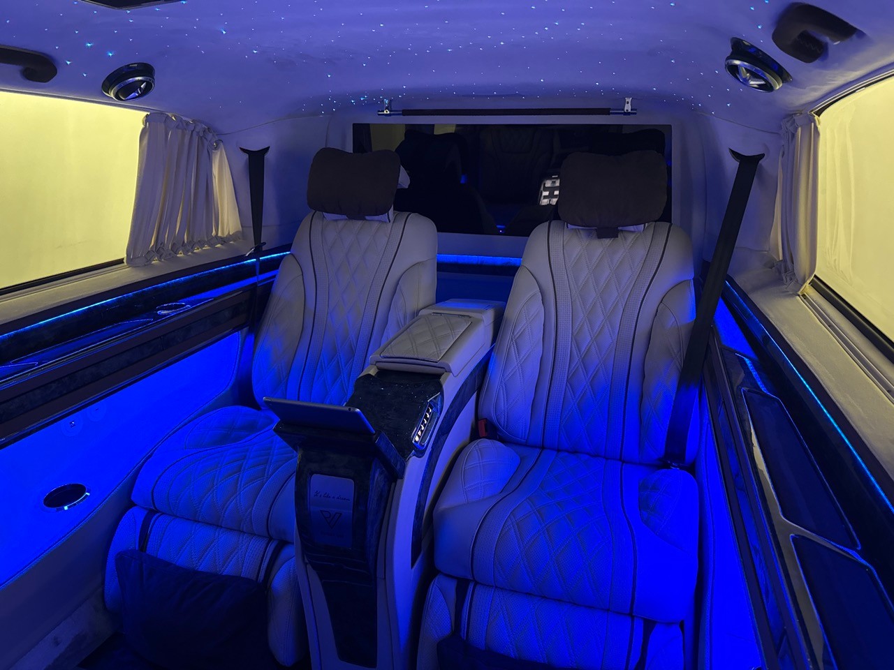 MERCEDES-BENZ V 250 d EL 4Matic-image-11