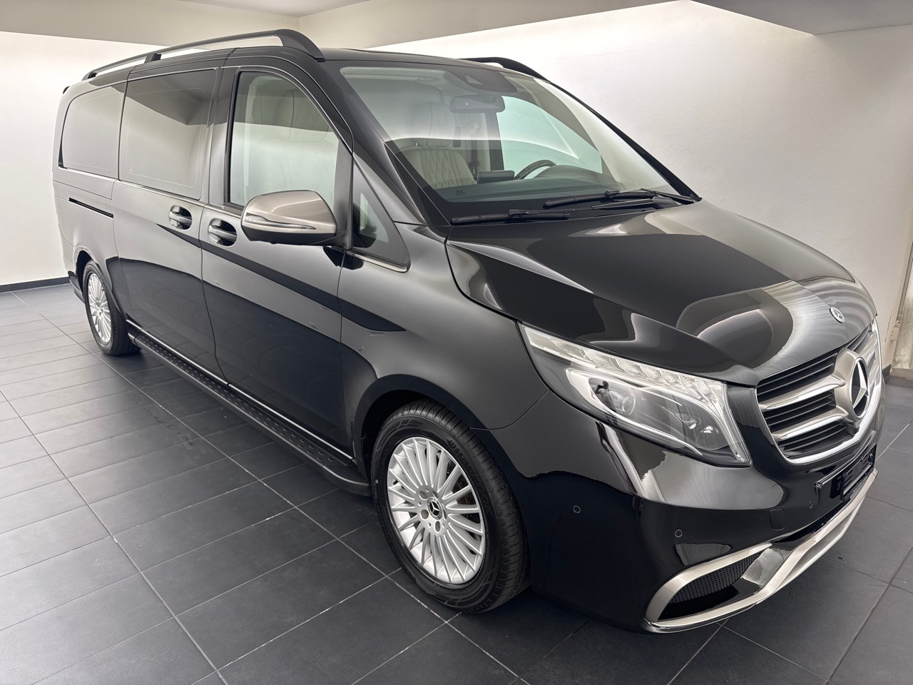MERCEDES-BENZ V 250 d EL 4Matic-showroom-element-3