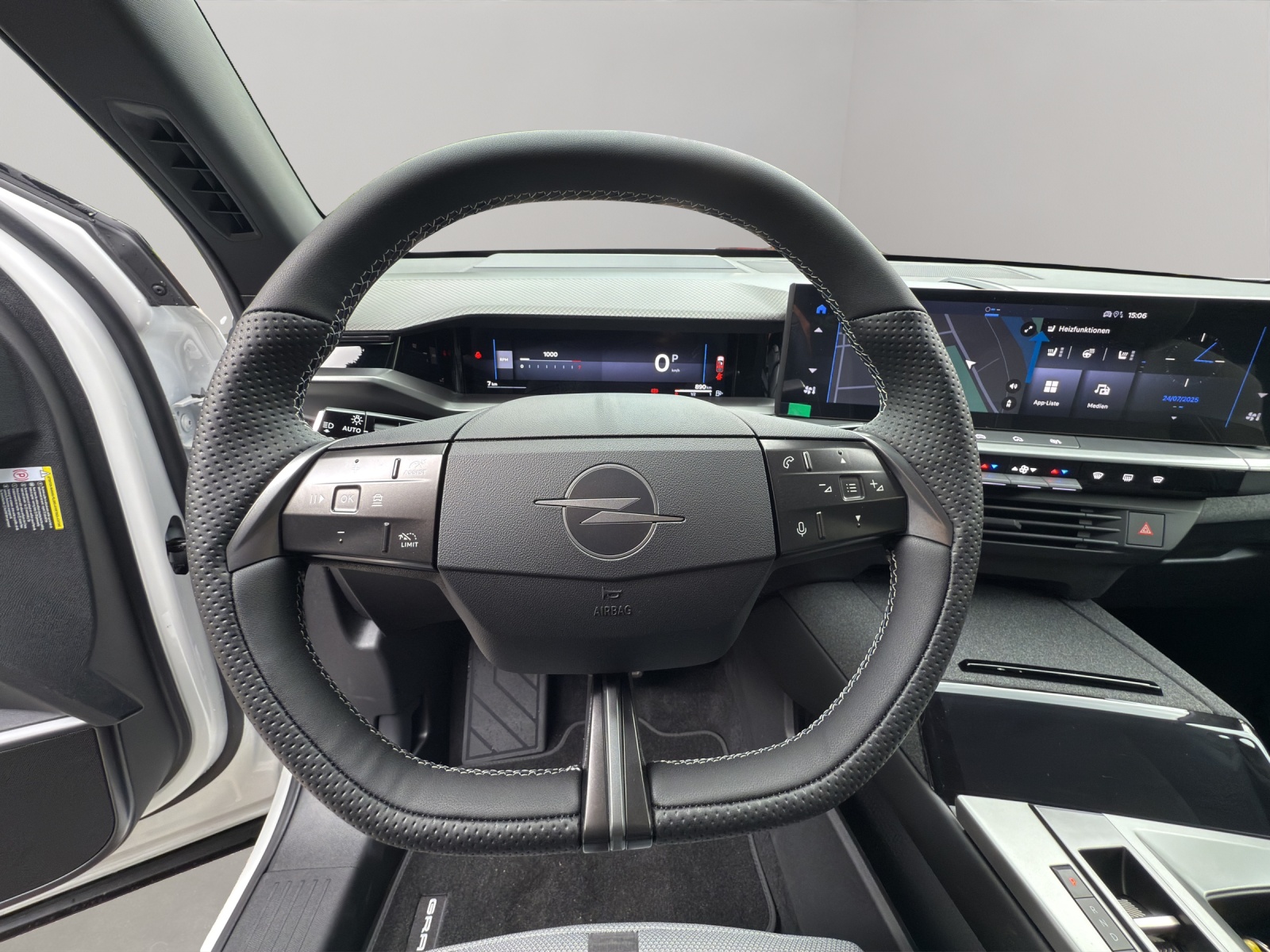 OPEL Grandland 1.2 Turbo GS Hybrid-image-9