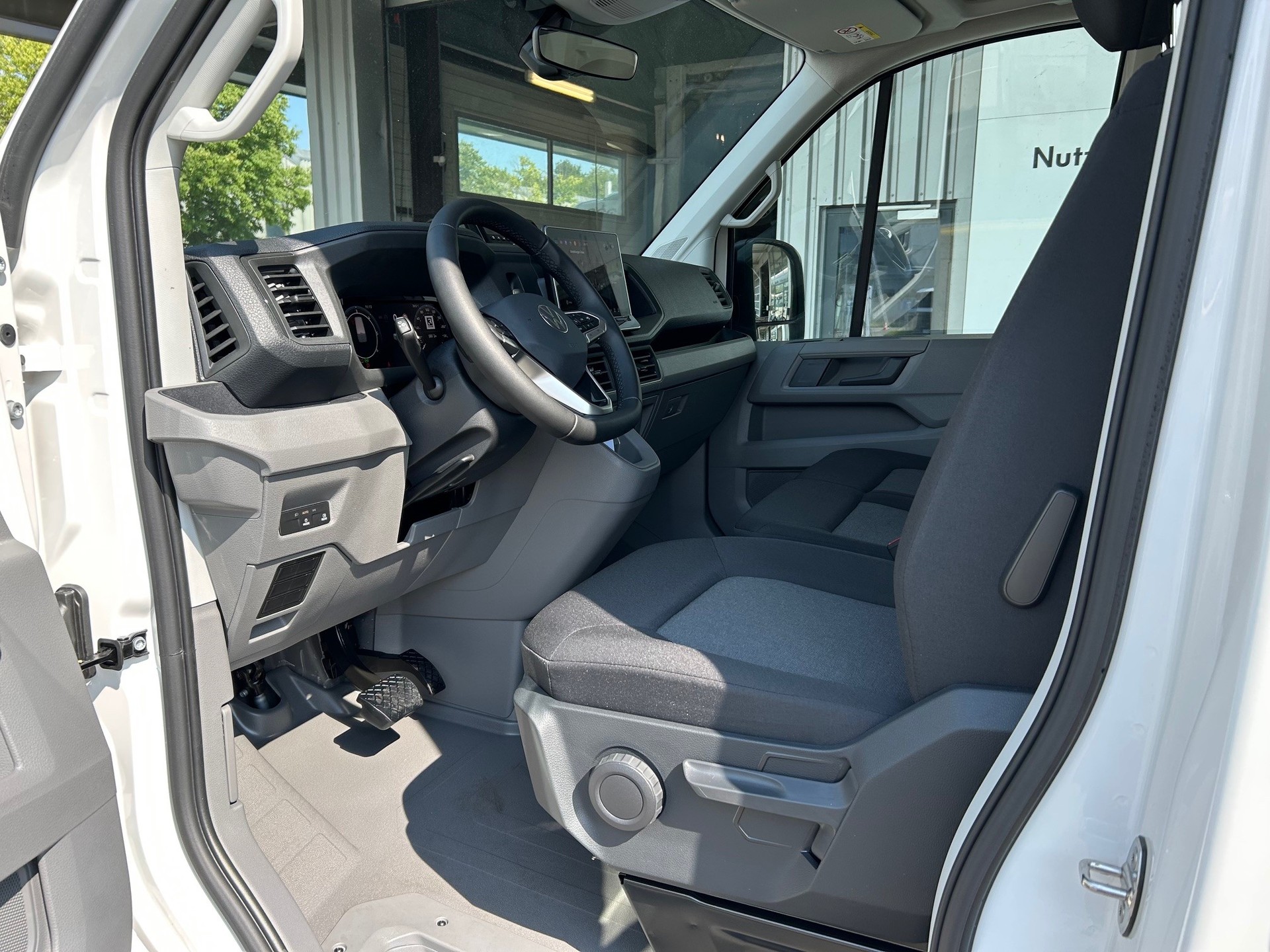 VW Crafter 35 Kleinbus 9-Sitze-showroom-element-3