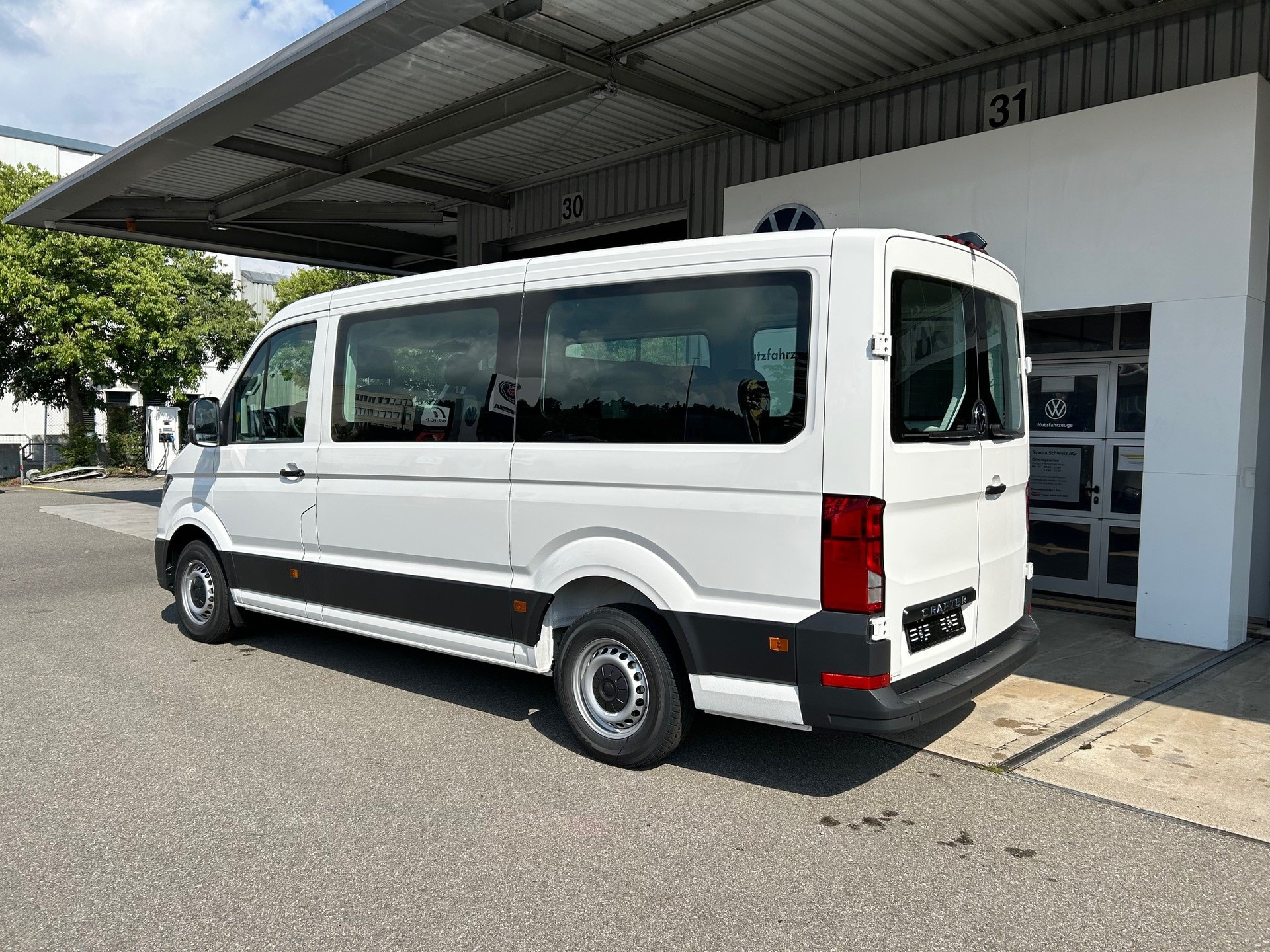 VW Crafter 35 Kleinbus 9-Sitze-showroom-element-2