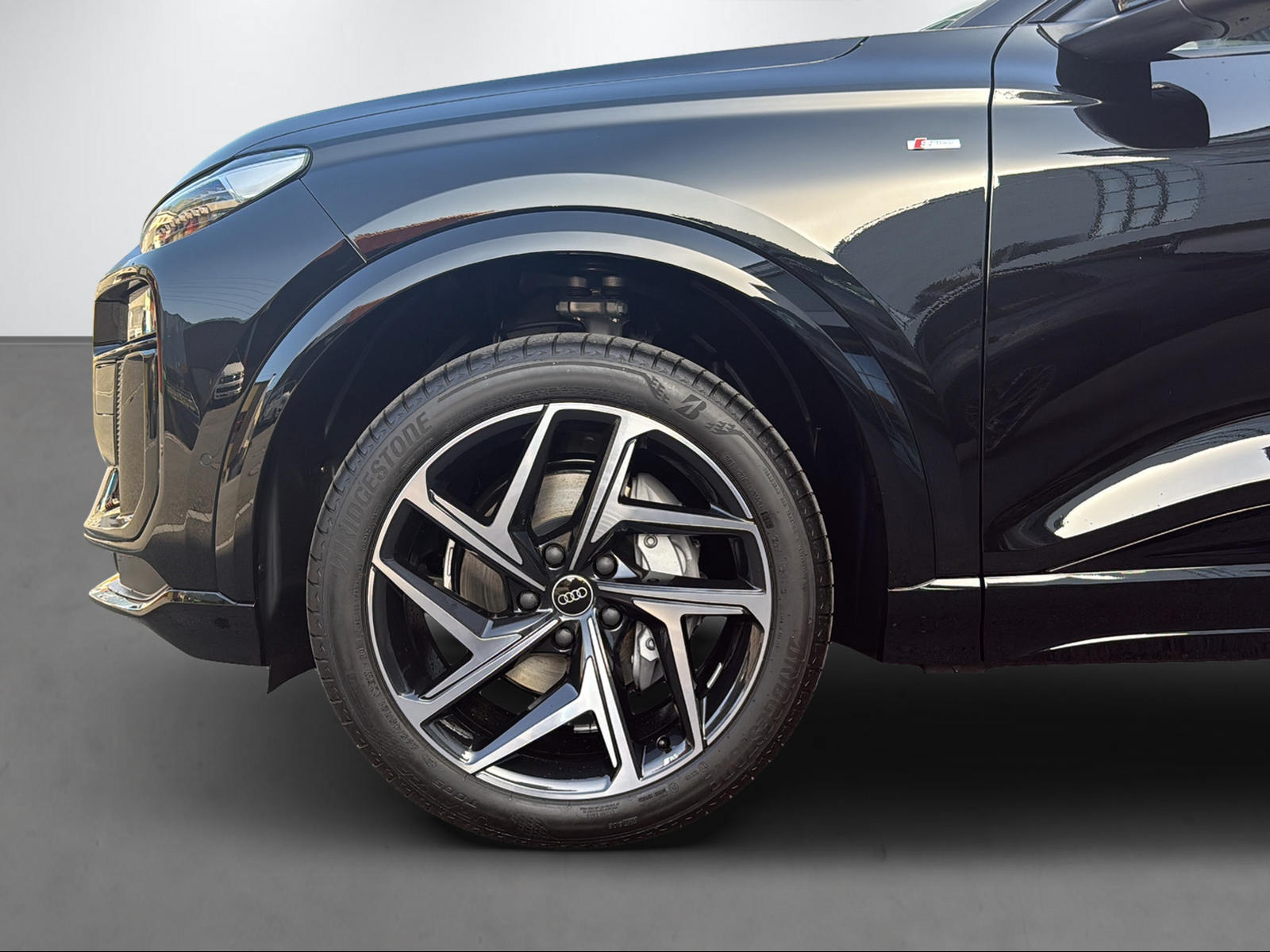 AUDI Q6 e-tron Sportback quattro-image-4