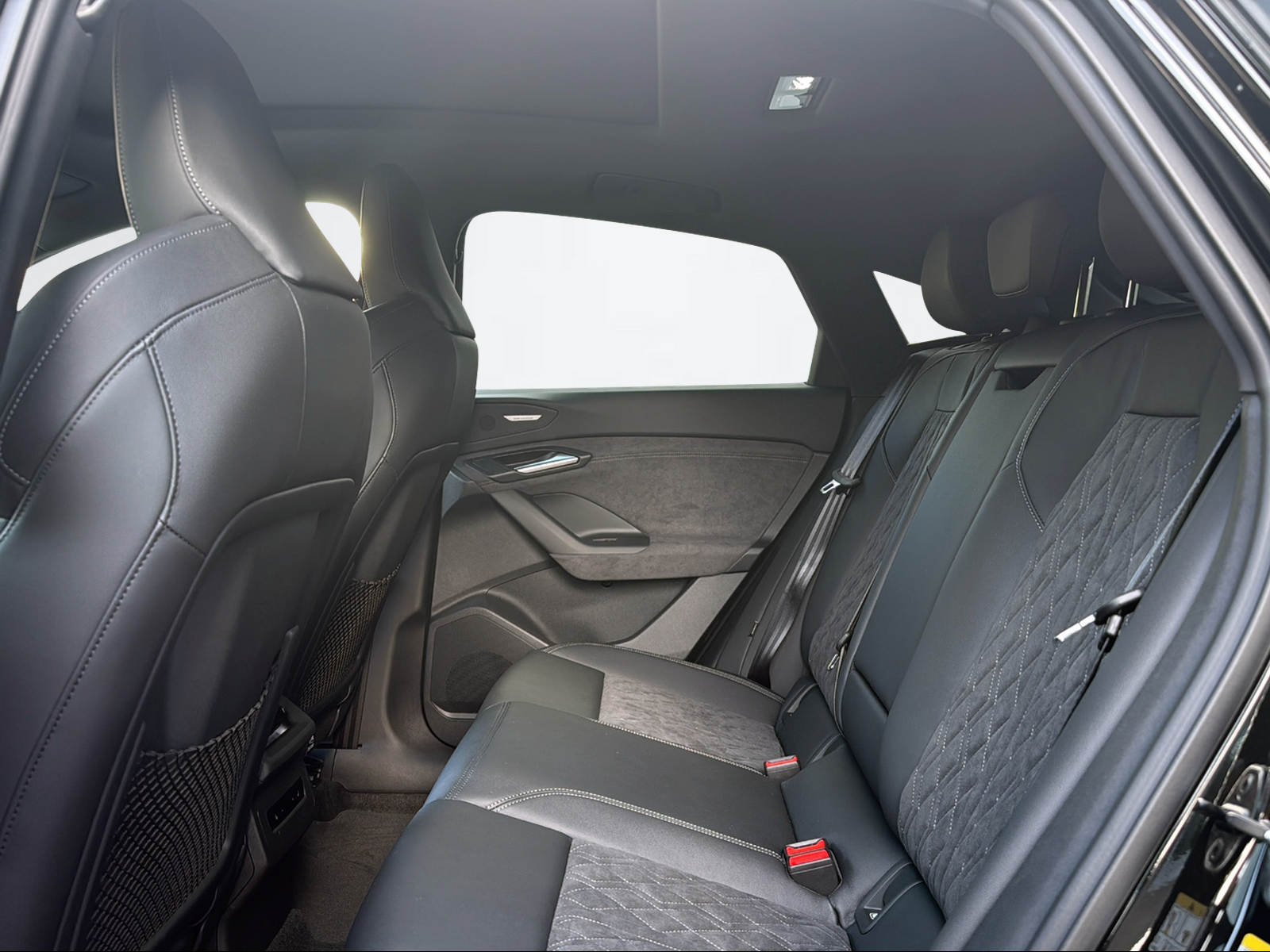 AUDI Q6 e-tron Sportback quattro-image-8