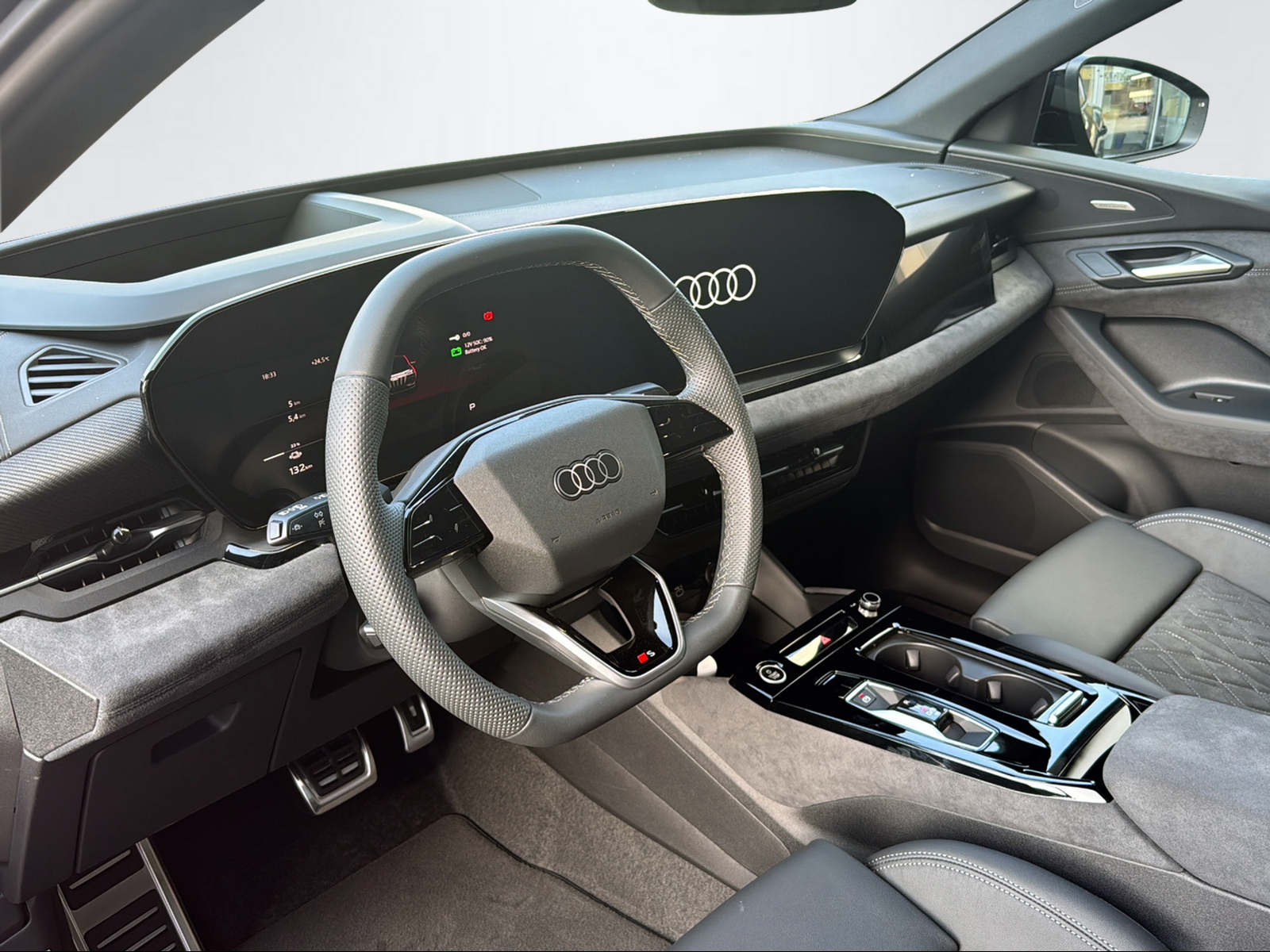AUDI Q6 e-tron Sportback quattro-image-10