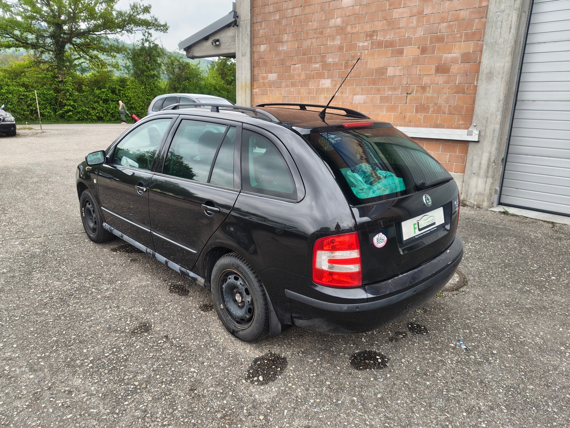SKODA Fabia 1.4 16V Tour de France-image-5