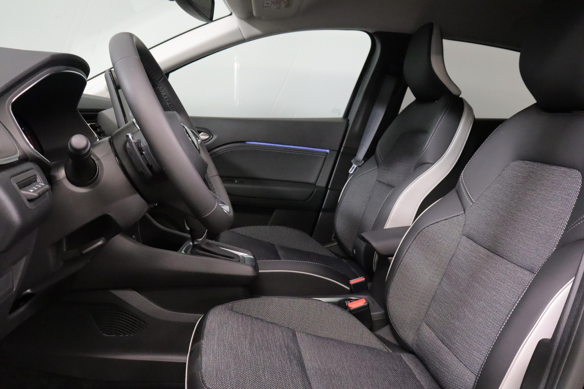MITSUBISHI ASX 1.3 MH Intense-showroom-element-2