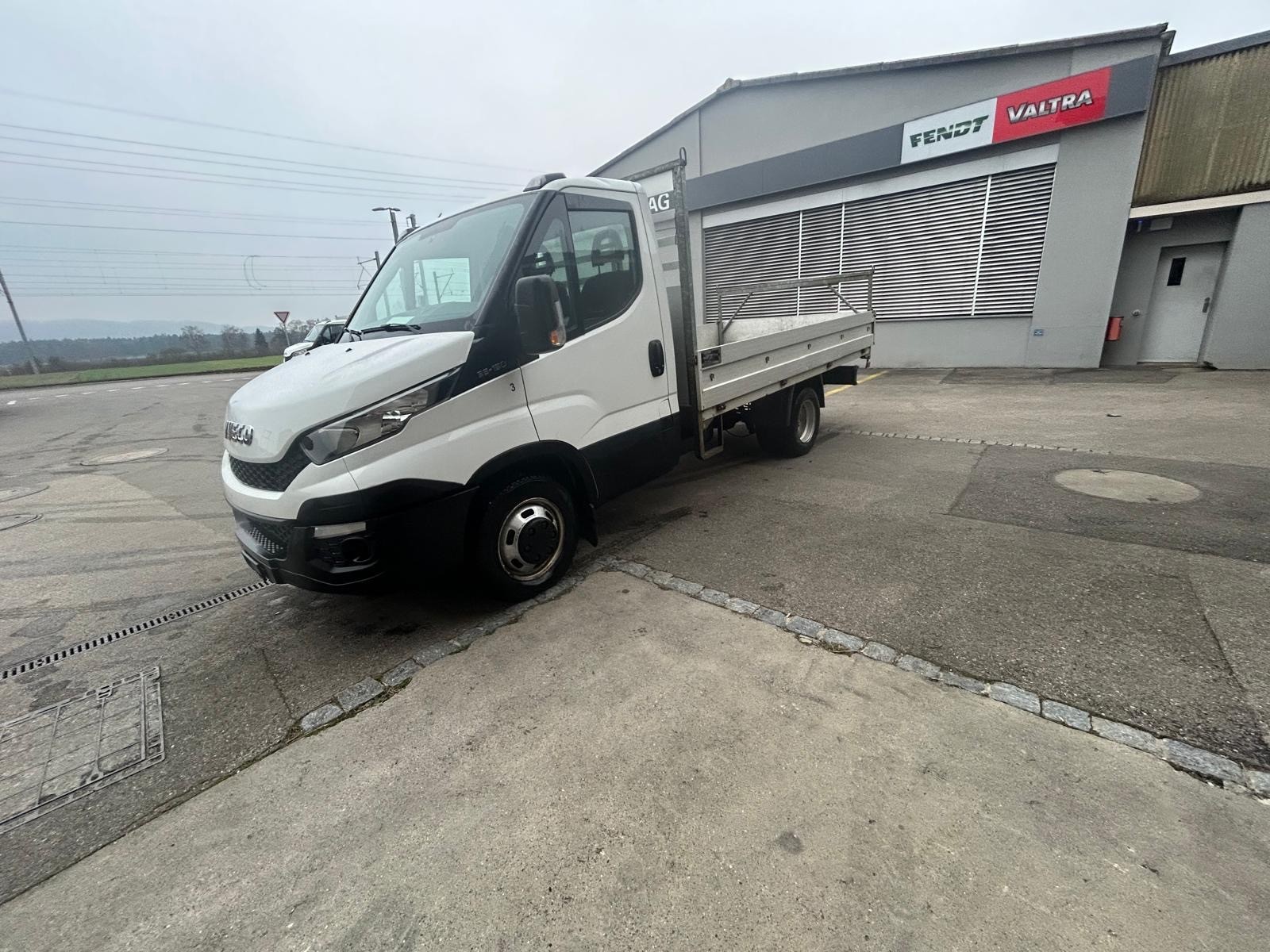 IVECO 35 C 15-image-1