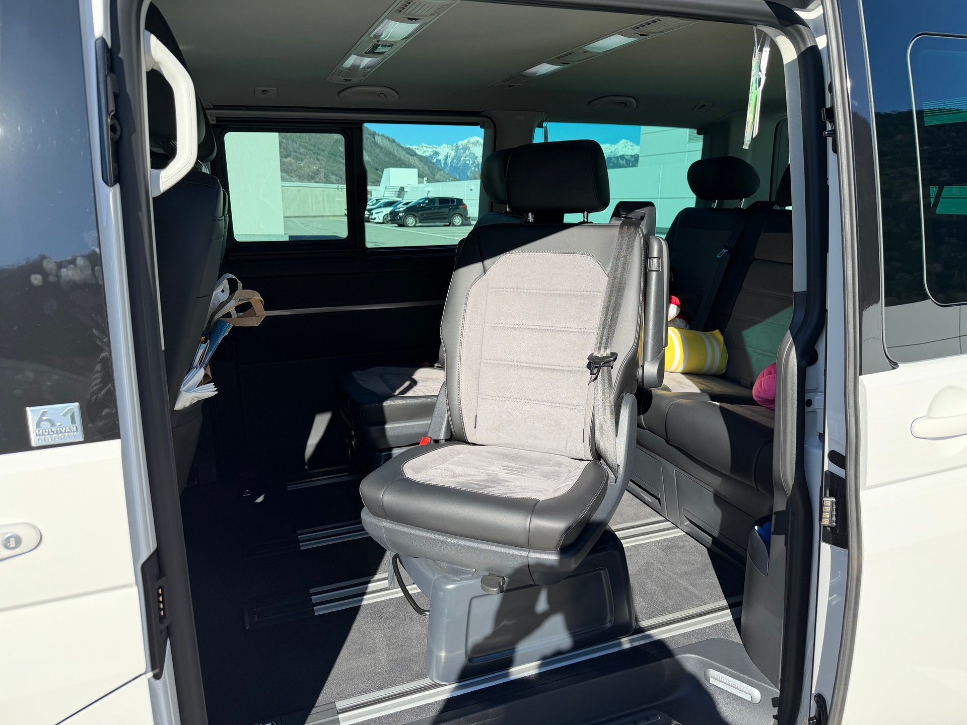VW T6.1 Multivan 2.0 Bi-TDI Highline Liberty 4Mot. DSG-image-15