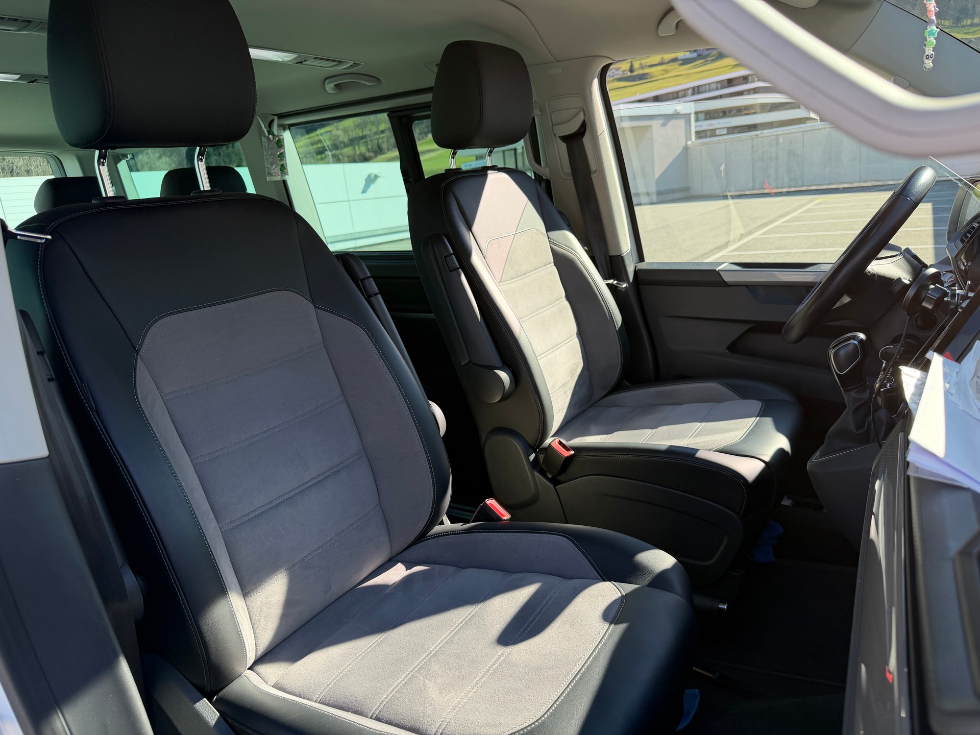 VW T6.1 Multivan 2.0 Bi-TDI Highline Liberty 4Mot. DSG-image-23