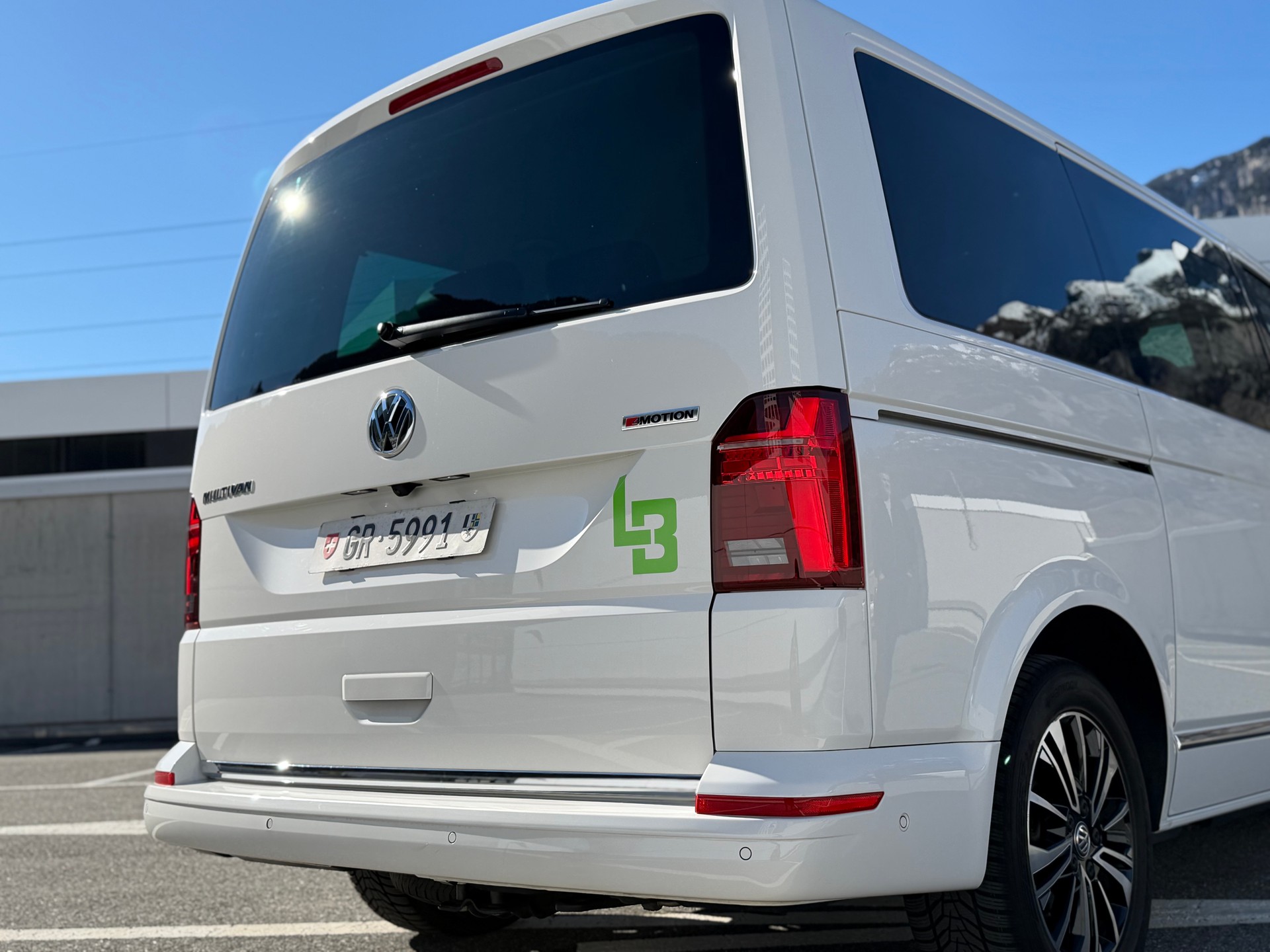 VW T6.1 Multivan 2.0 Bi-TDI Highline Liberty 4Mot. DSG-image-11