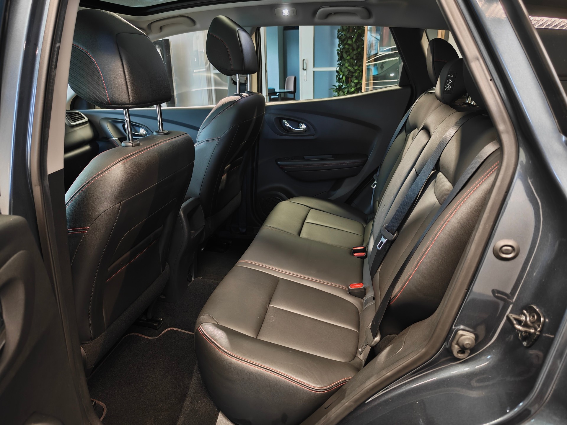 RENAULT Kadjar 1.2 16V Turbo Swiss Edition EDC-image-9