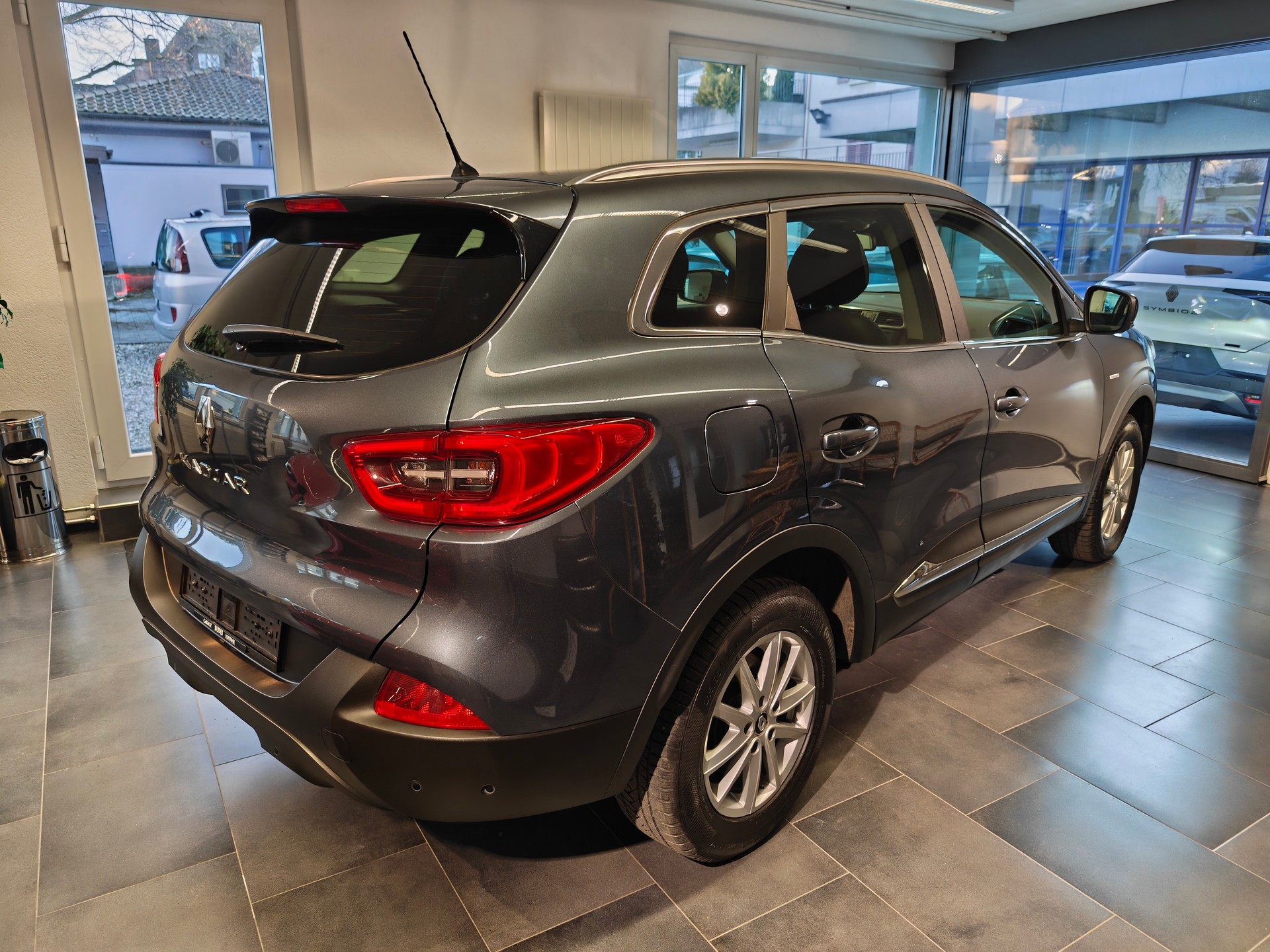 RENAULT Kadjar 1.2 16V Turbo Swiss Edition EDC-showroom-element-3