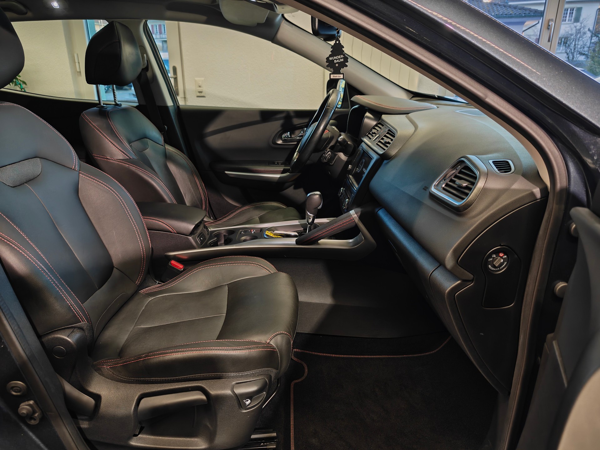 RENAULT Kadjar 1.2 16V Turbo Swiss Edition EDC-image-8
