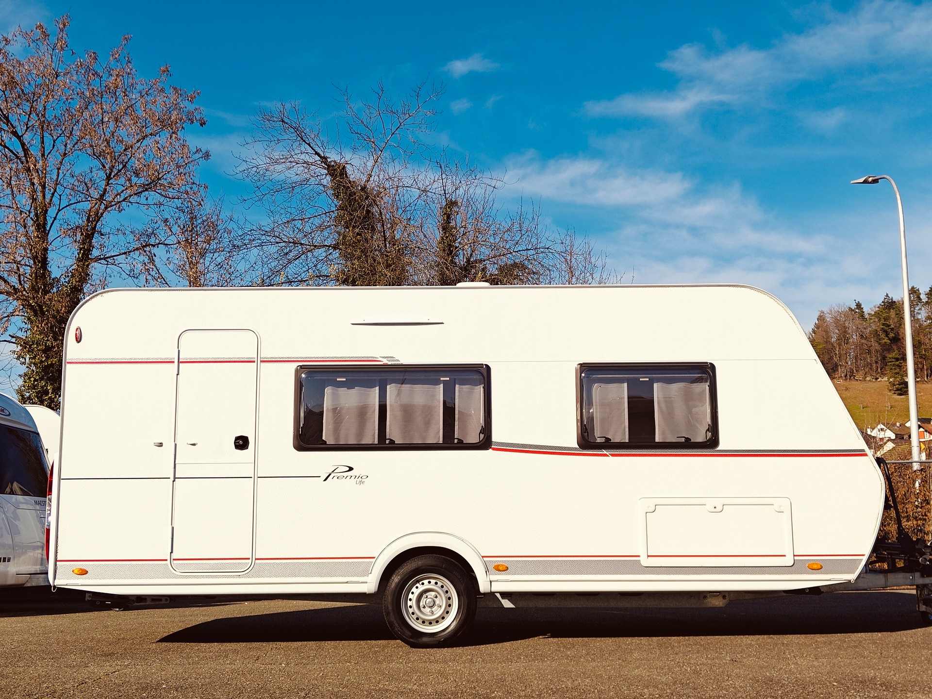 BÜRSTNER Premio Life 480 TS Brava -- Vorzelt -- Veloträger-showroom-element-2