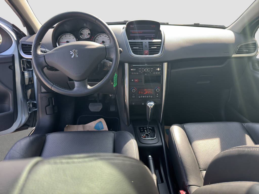 PEUGEOT 207 SW 1.6 16V Allure-image-11