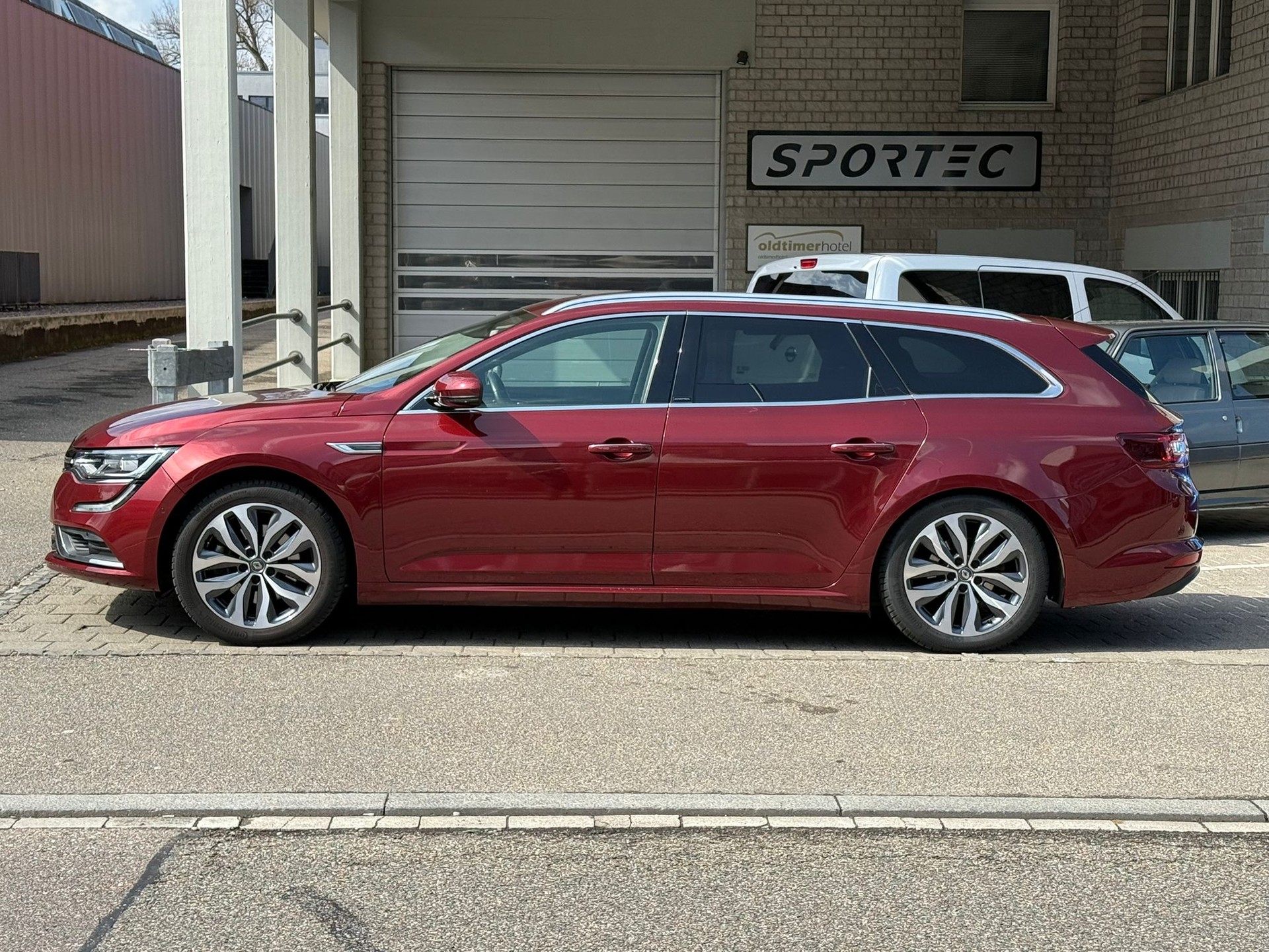 RENAULT Talisman Grandtour 1.6 dCi Intens EDC-showroom-element-1
