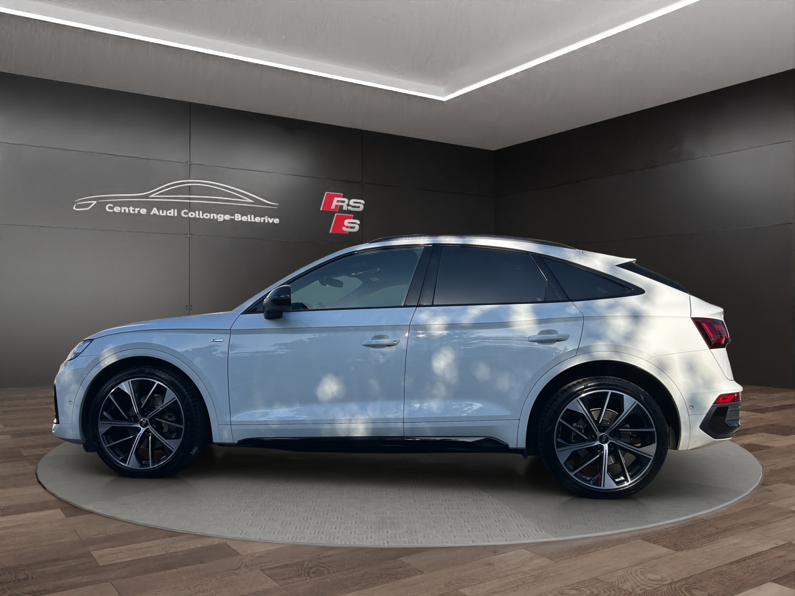 AUDI Q5 Sportback 40 TDI Blackedition quattro S-tronic-showroom-element-1