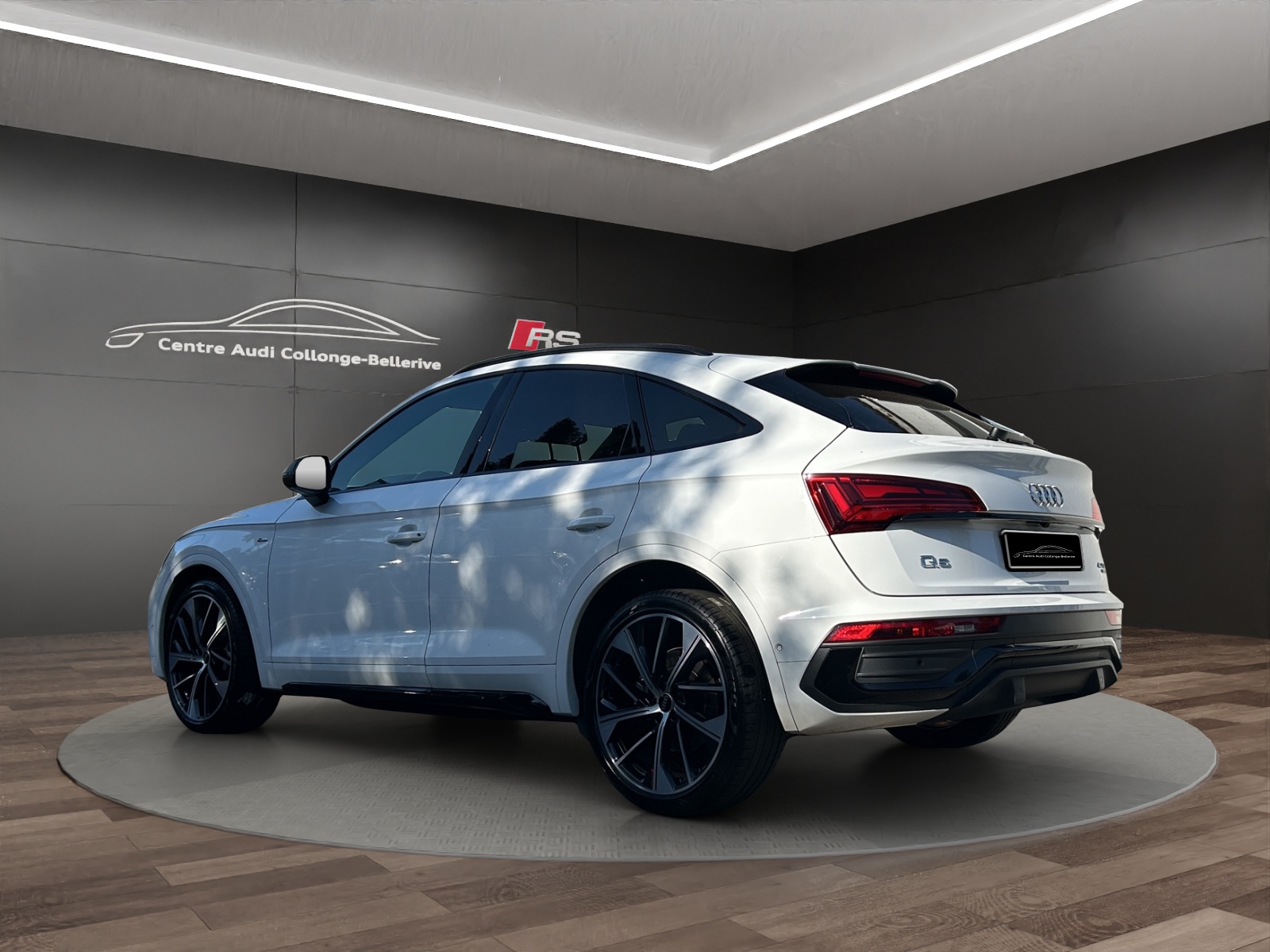 AUDI Q5 Sportback 40 TDI Blackedition quattro S-tronic-showroom-element-2