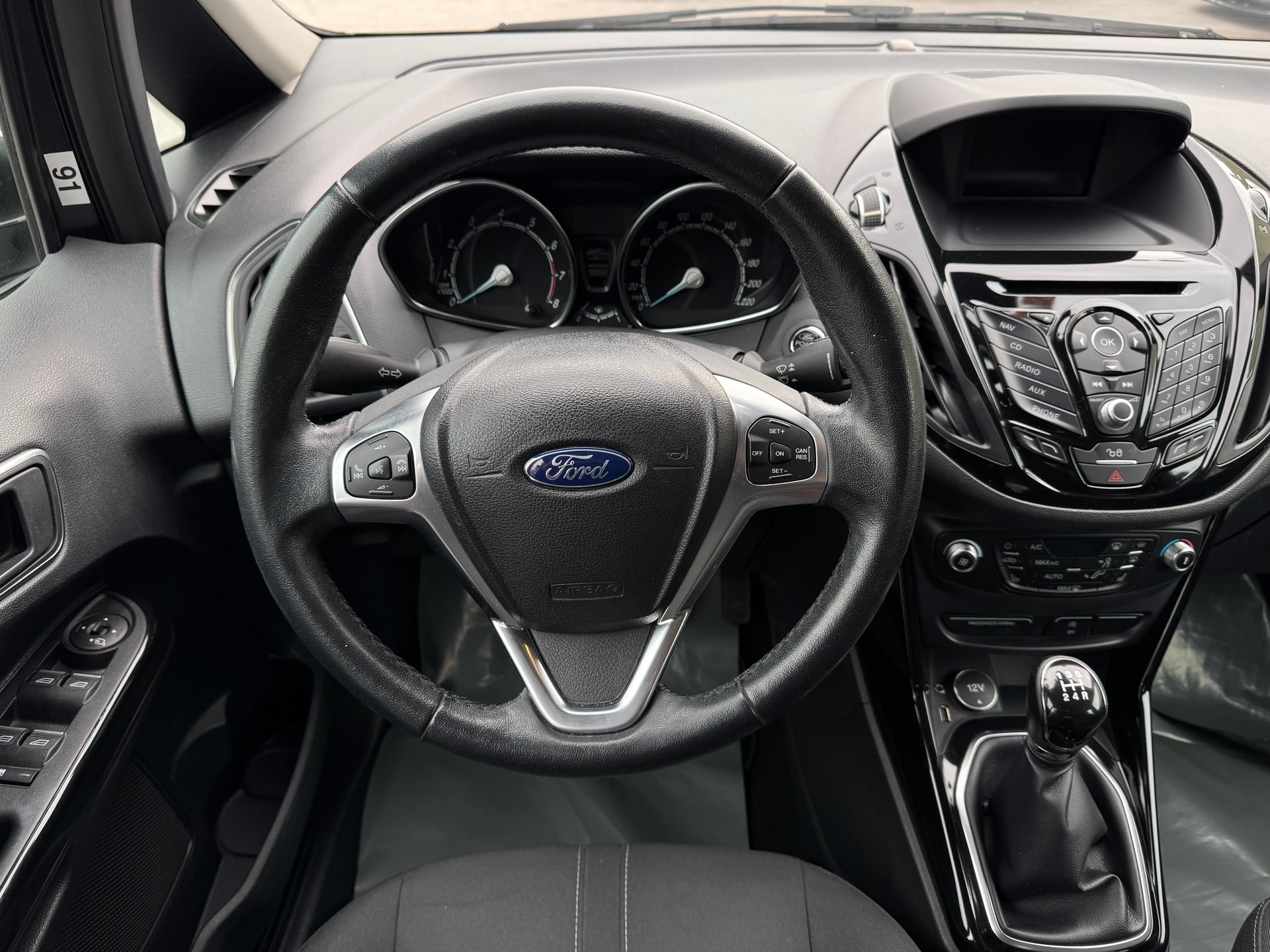 FORD B-Max 1.0 SCTi Titanium-image-13