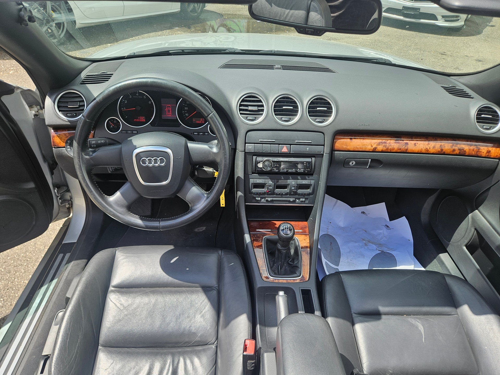 AUDI A4 Cabriolet 1.8 Turbo-image-6