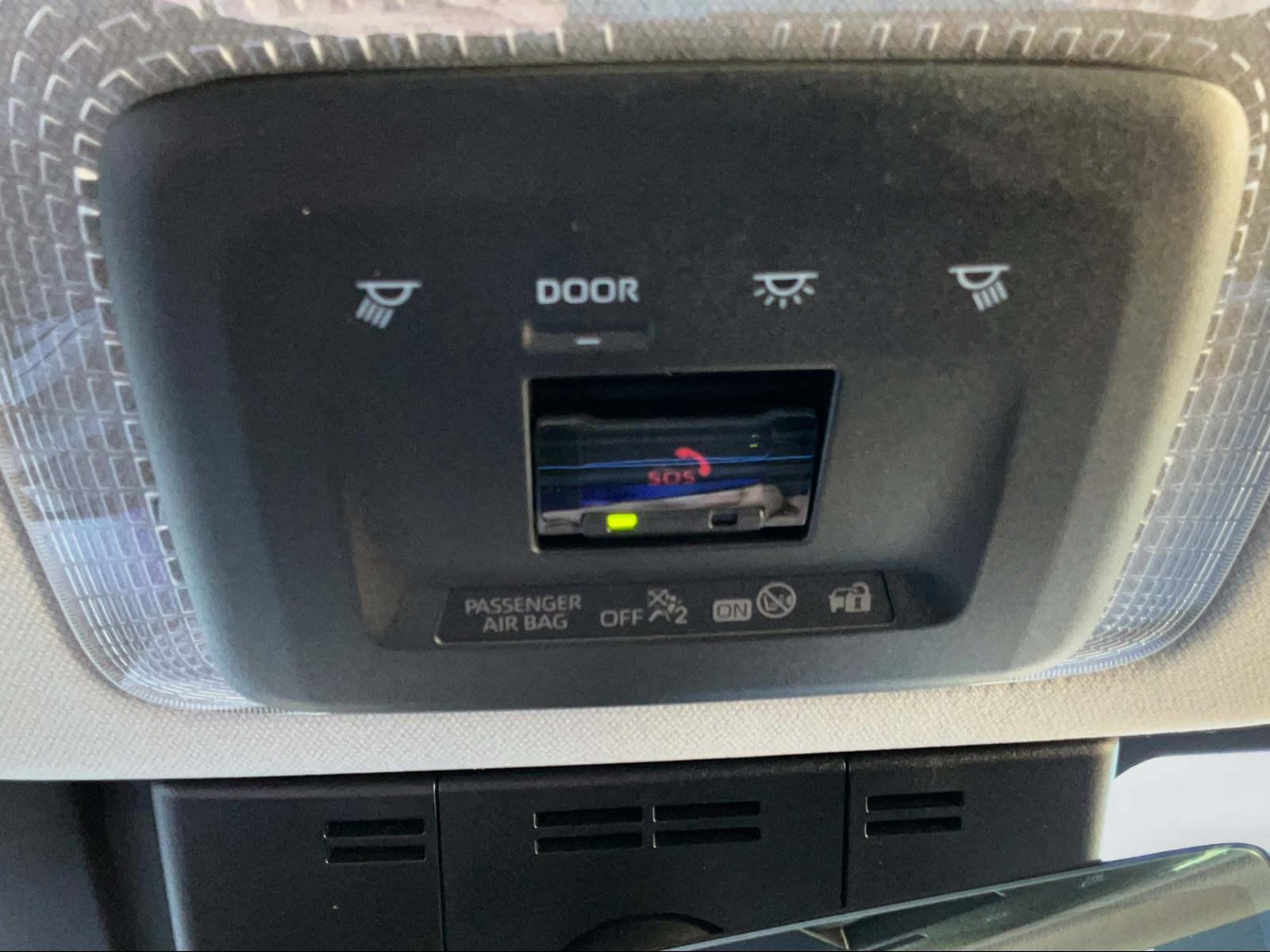 TOYOTA Prius 2.0 Plug-In-Hybrid Premium-image-12