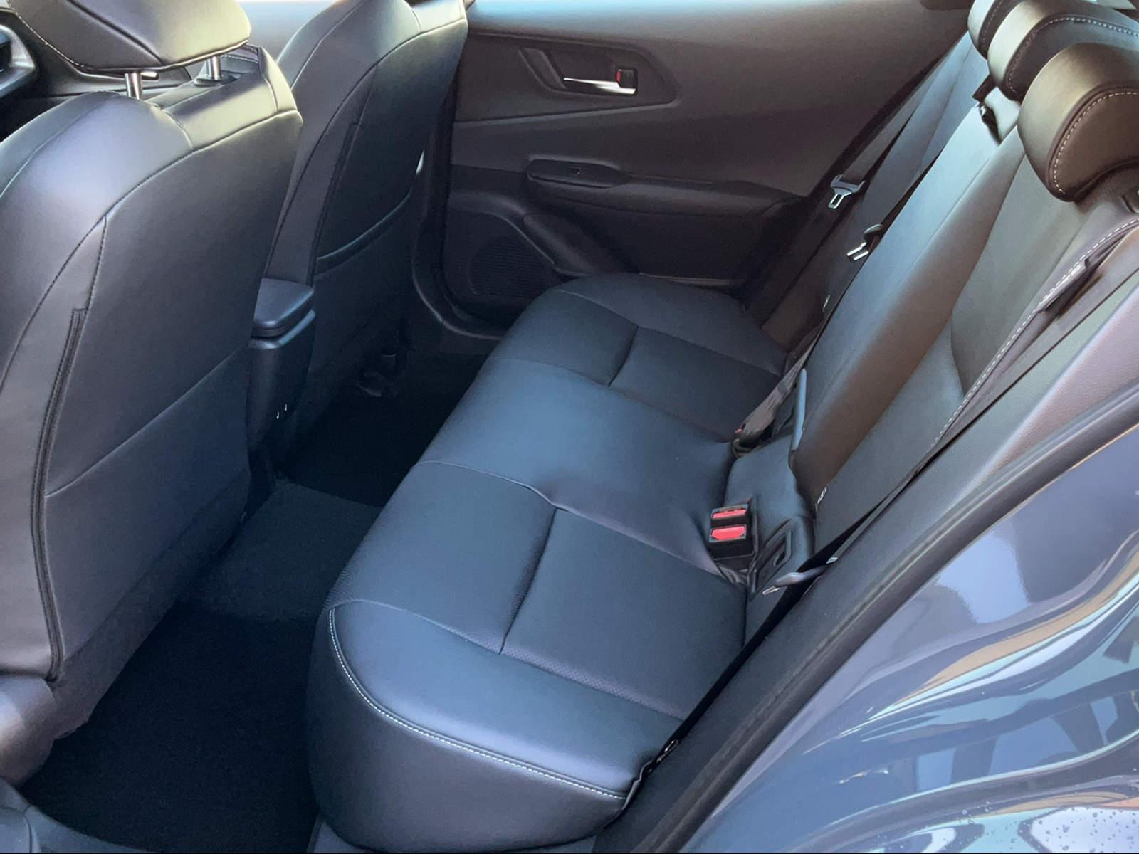 TOYOTA Prius 2.0 Plug-In-Hybrid Premium-image-8