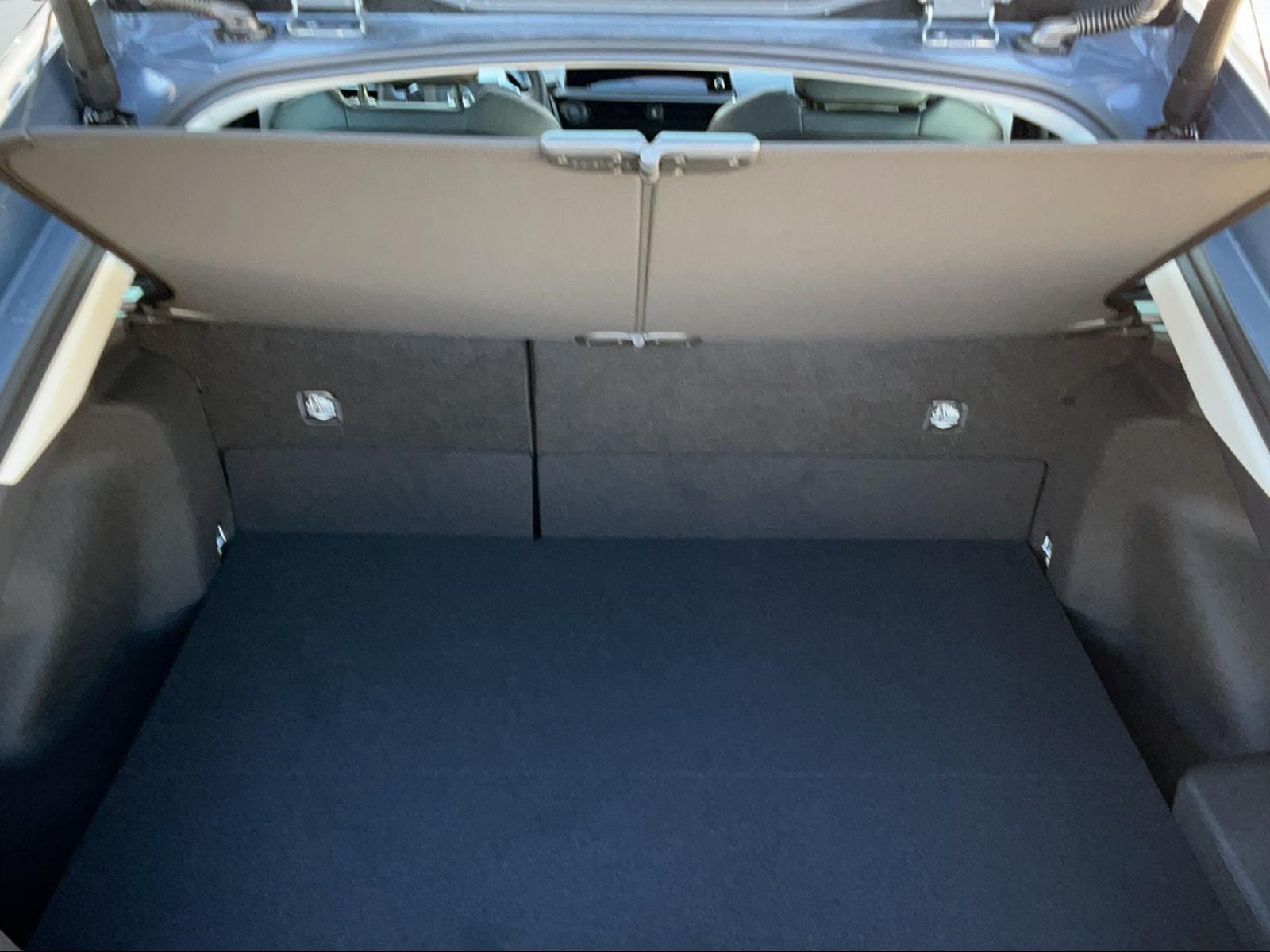 TOYOTA Prius 2.0 Plug-In-Hybrid Premium-image-15