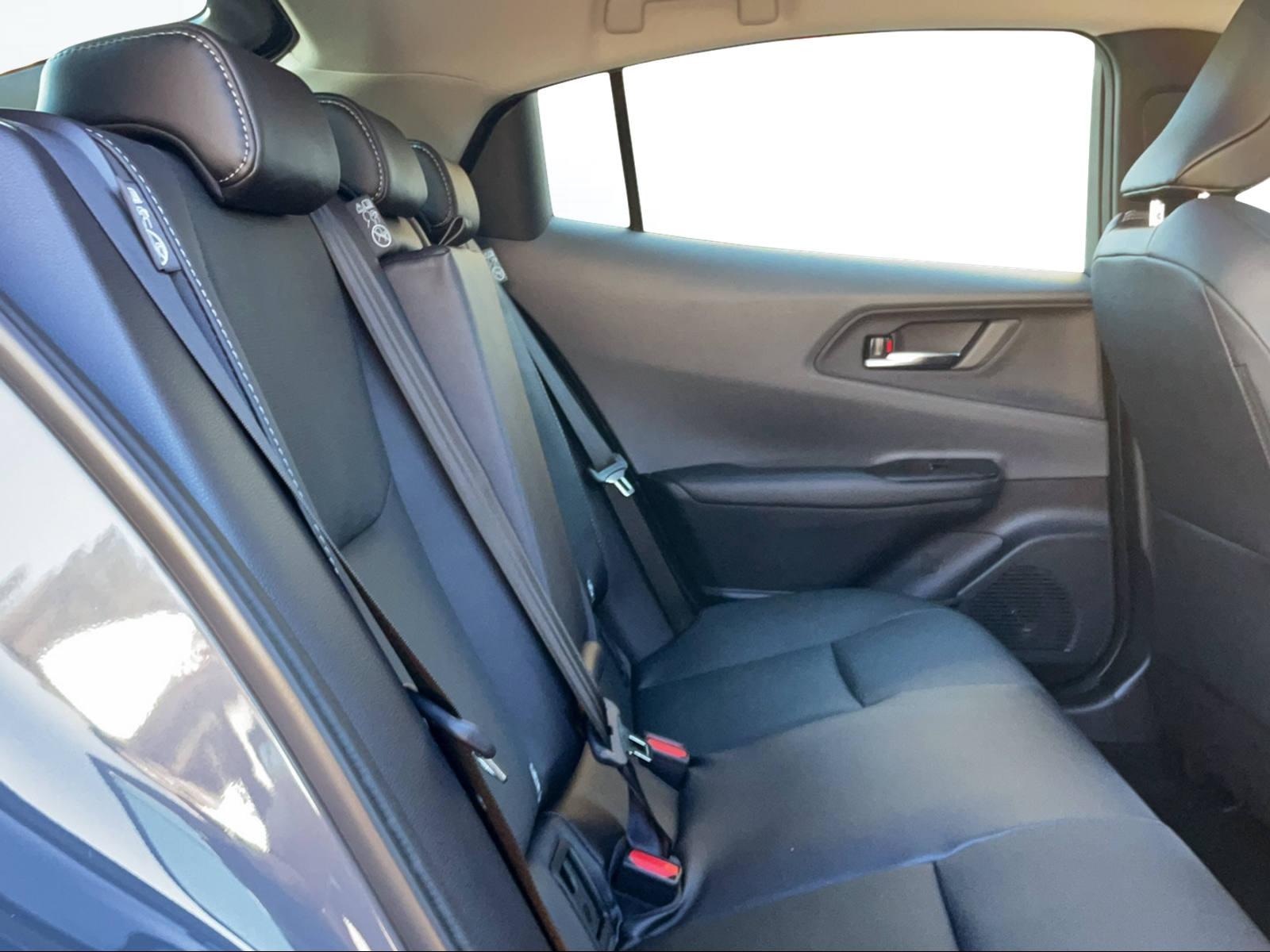 TOYOTA Prius 2.0 Plug-In-Hybrid Premium-image-11