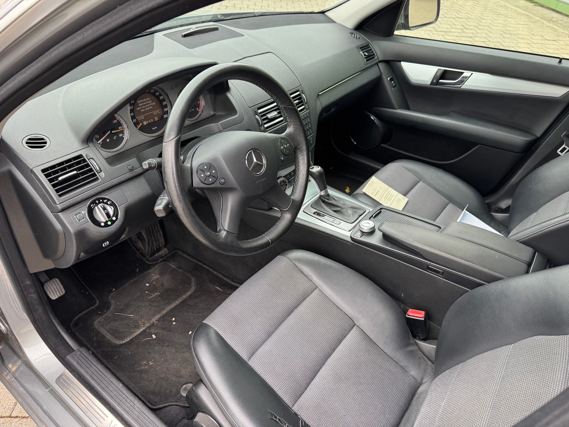 MERCEDES-BENZ C 230 (Classic) 7G-Tronic-image-7