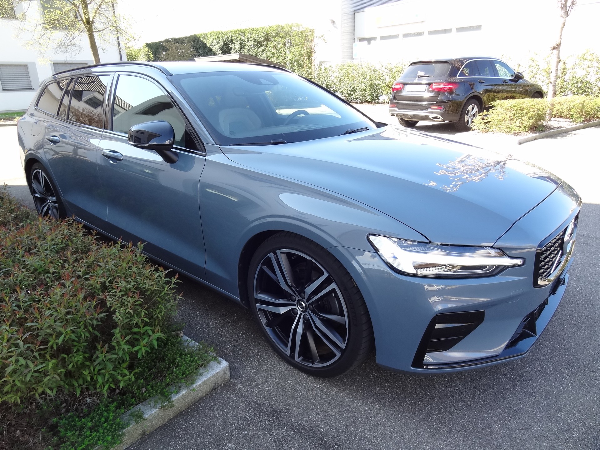 VOLVO V60 B4 Diesel Mild Hybrid *Plus Dark* Geartronic-image-5