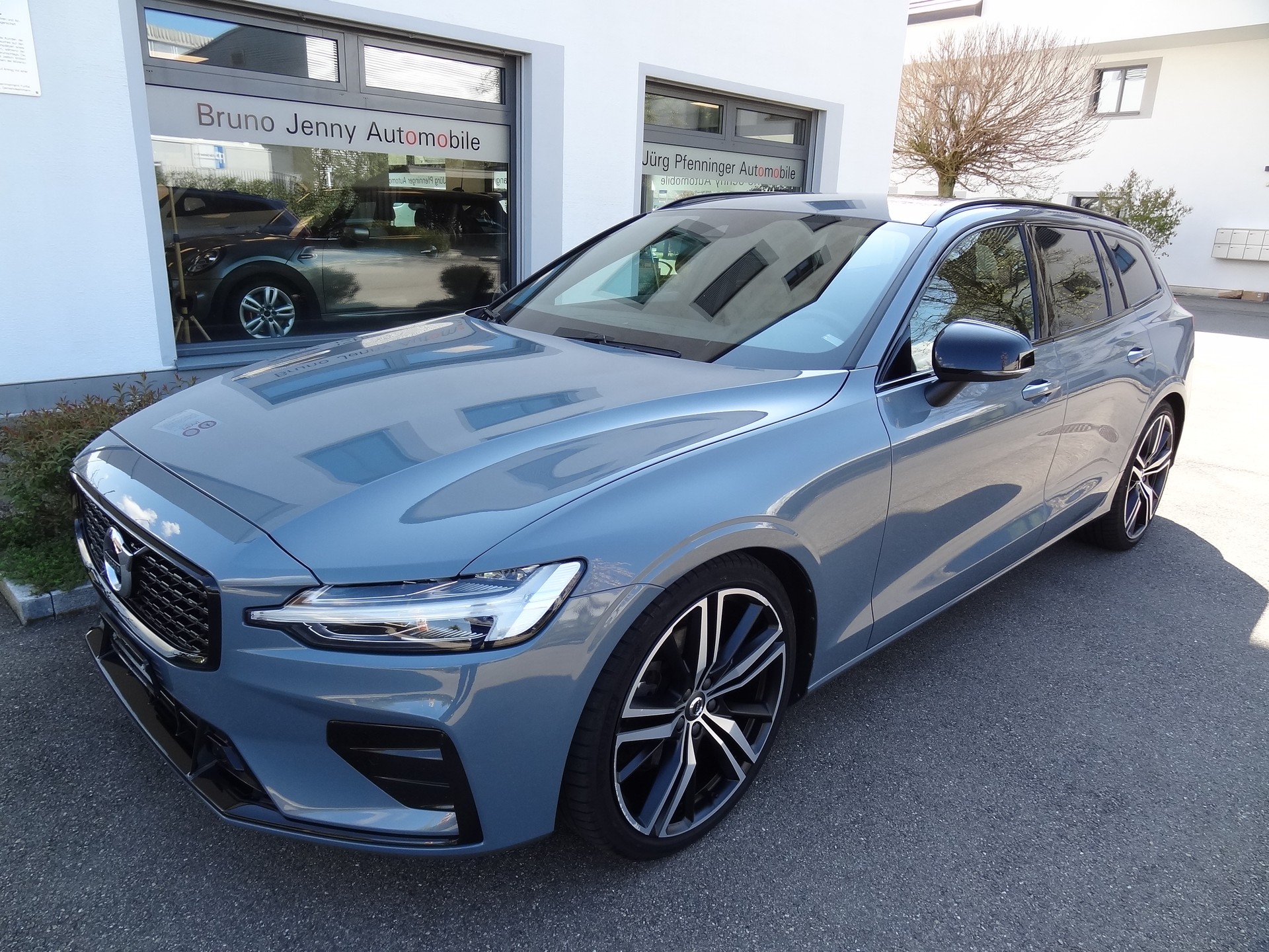 VOLVO V60 B4 Diesel Mild Hybrid *Plus Dark* Geartronic