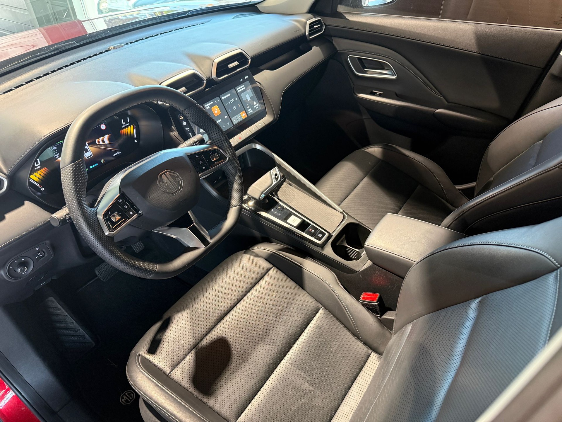 MG ZS 1.5 HEV Luxury-image-7