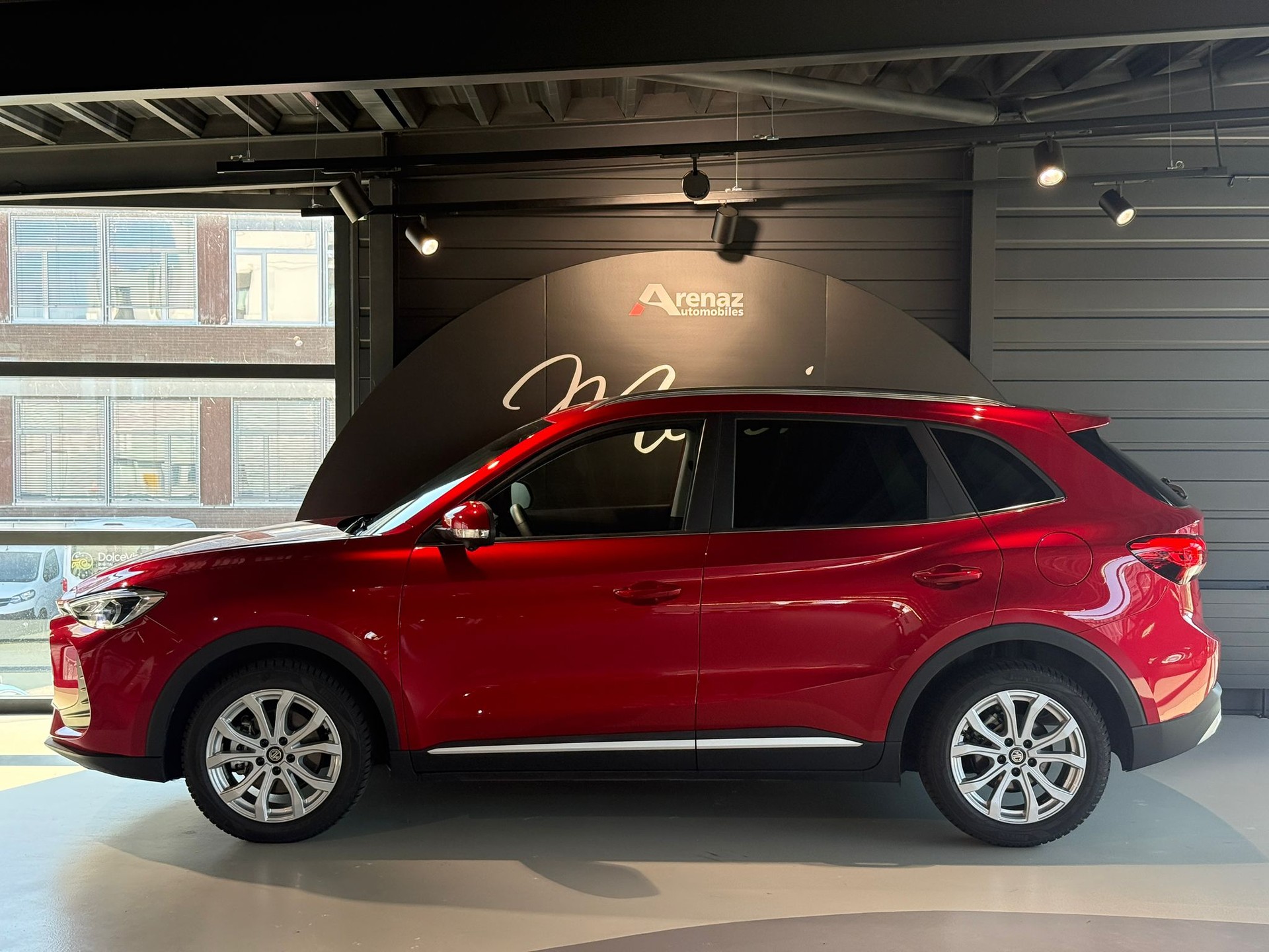 MG ZS 1.5 HEV Luxury-showroom-element-1