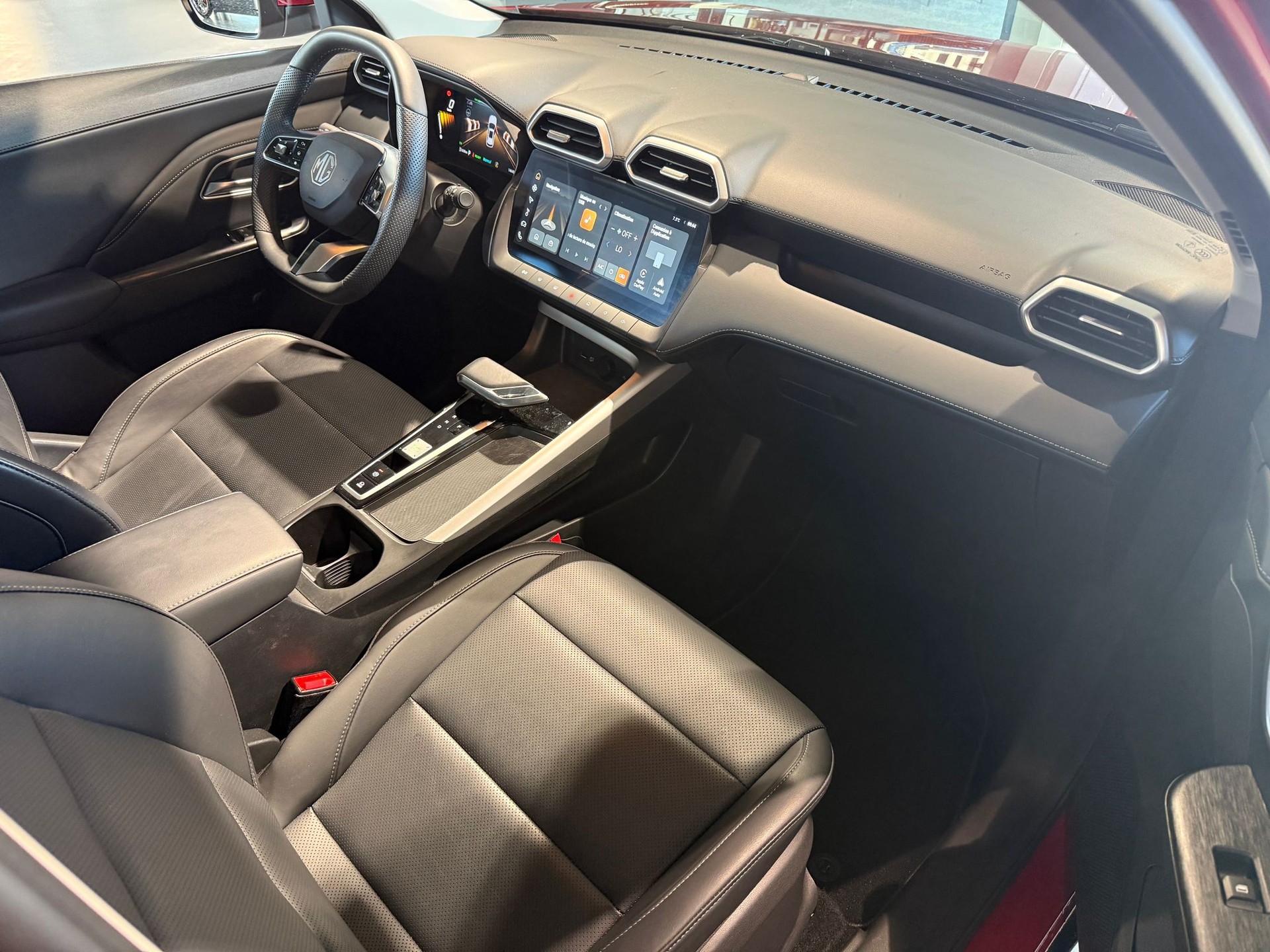MG ZS 1.5 HEV Luxury-image-8
