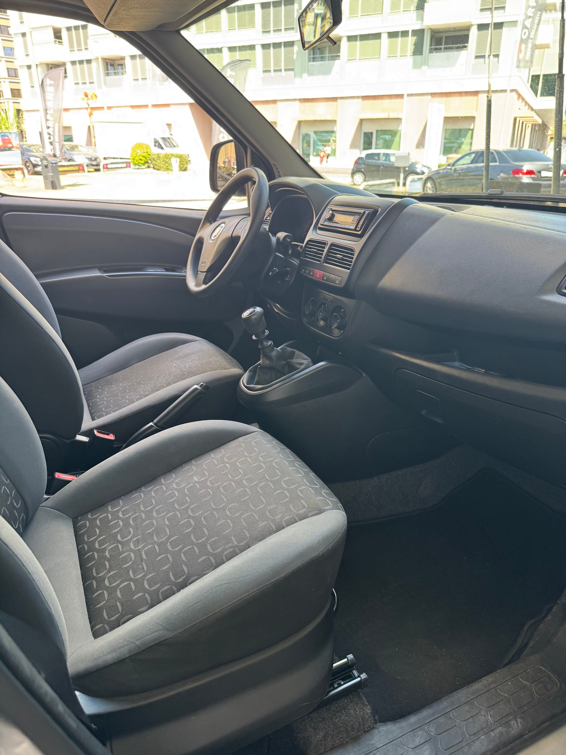 FIAT Doblò 1.6 JTD Dynamic-image-9