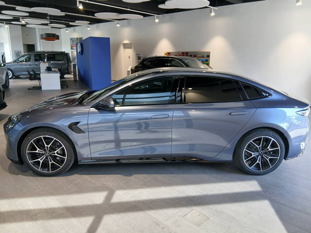 BYD Seal Excellence AWD-showroom-element-1