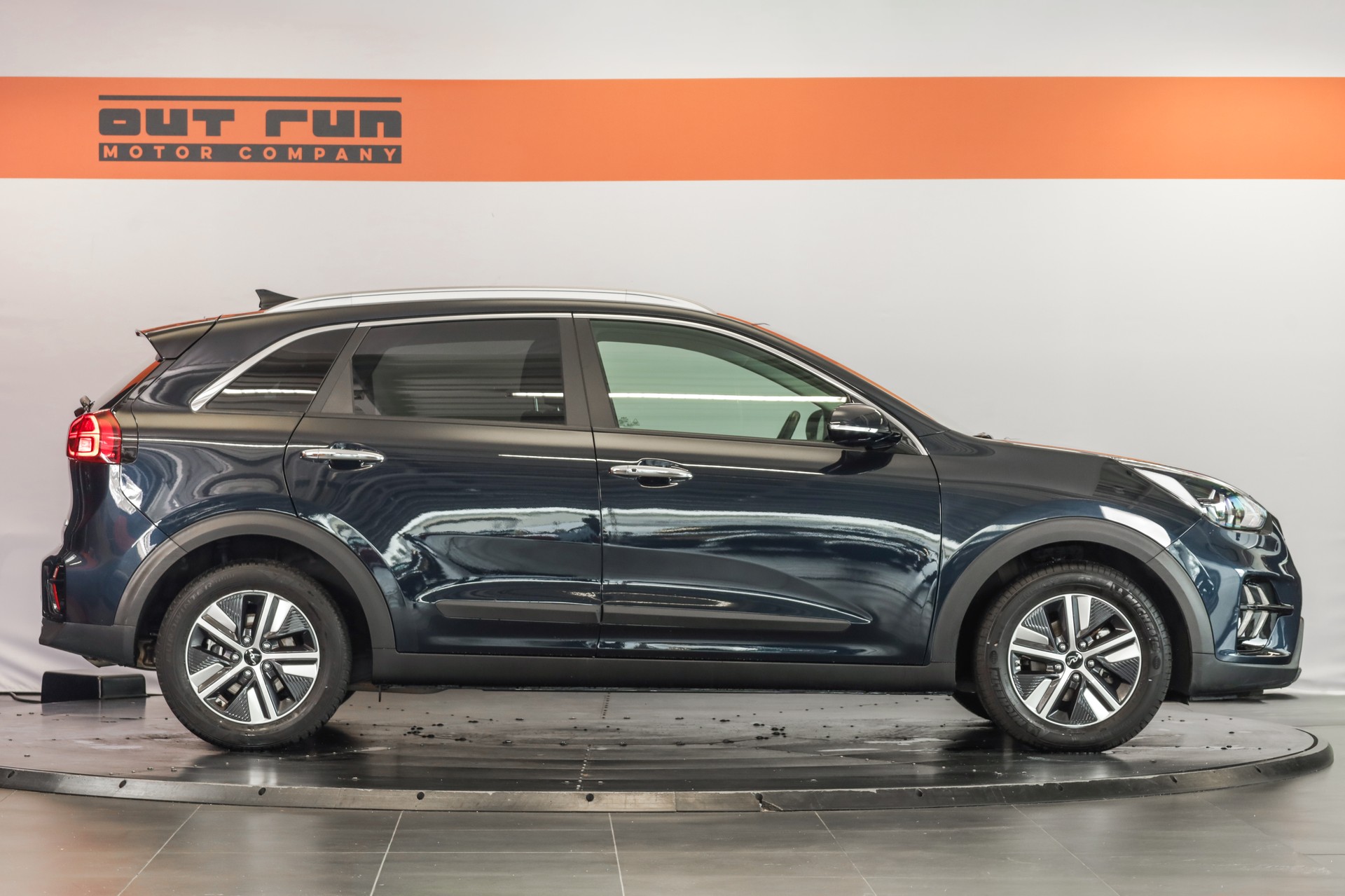 KIA Niro 1.6GDi Hybrid Power DCT-showroom-element-3