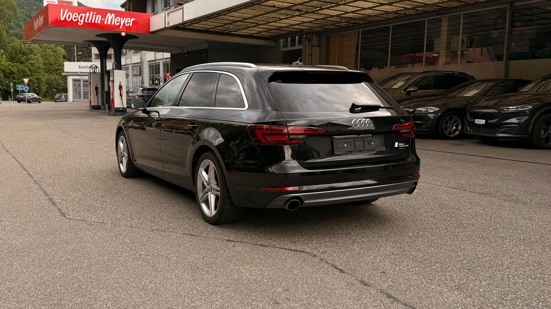 AUDI A4 Avant 2.0 TFSI quattro S-tronic S-LINE-image-5