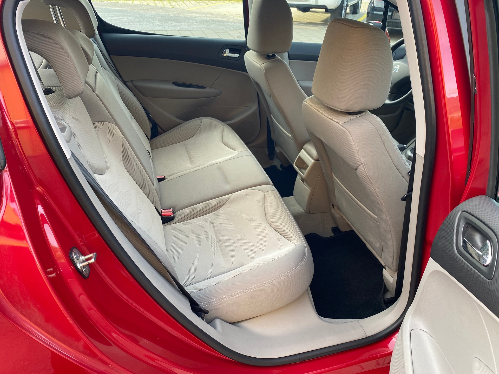 PEUGEOT 308 1.6 16V VTI Active-image-9