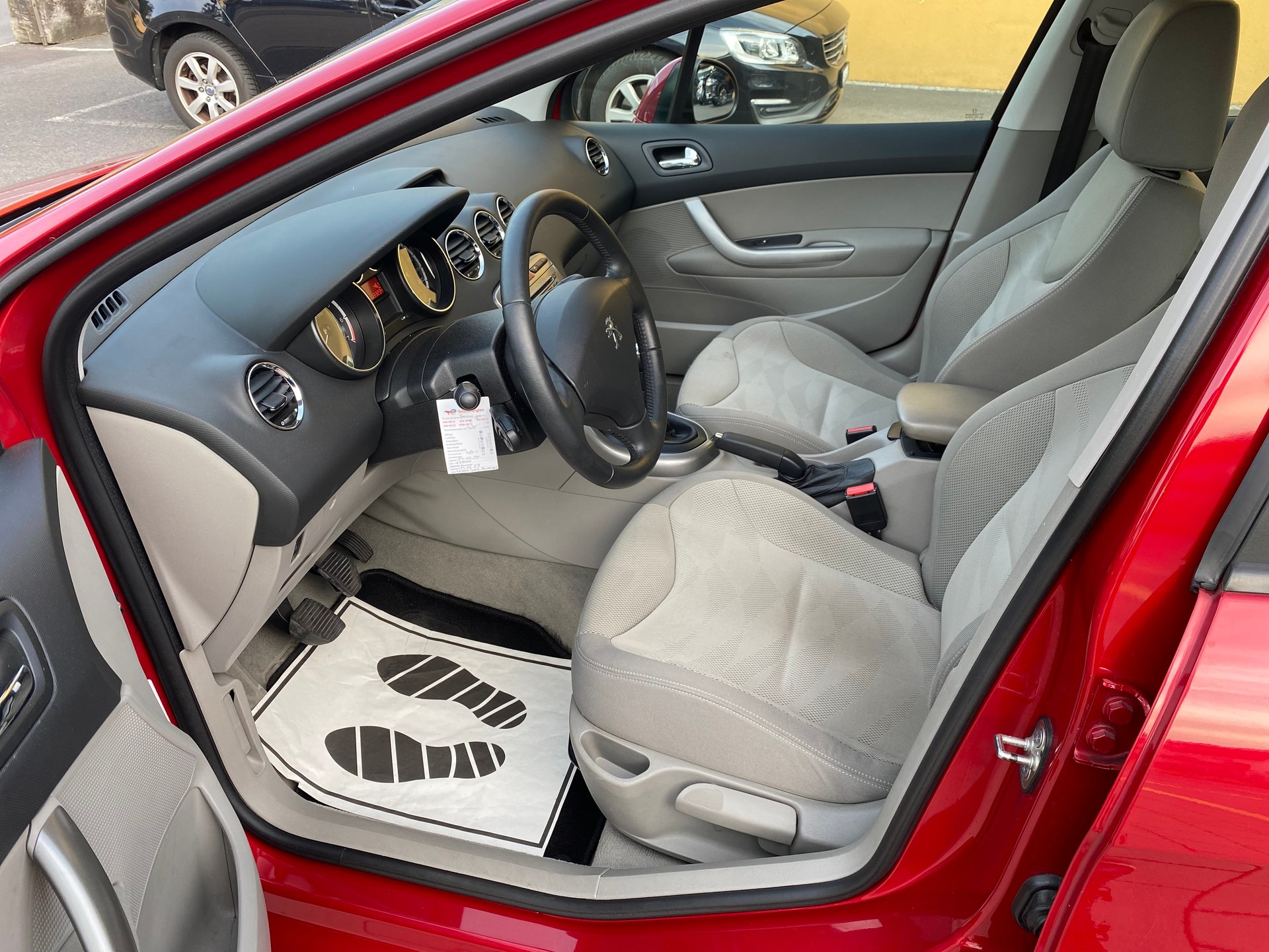 PEUGEOT 308 1.6 16V VTI Active-image-6